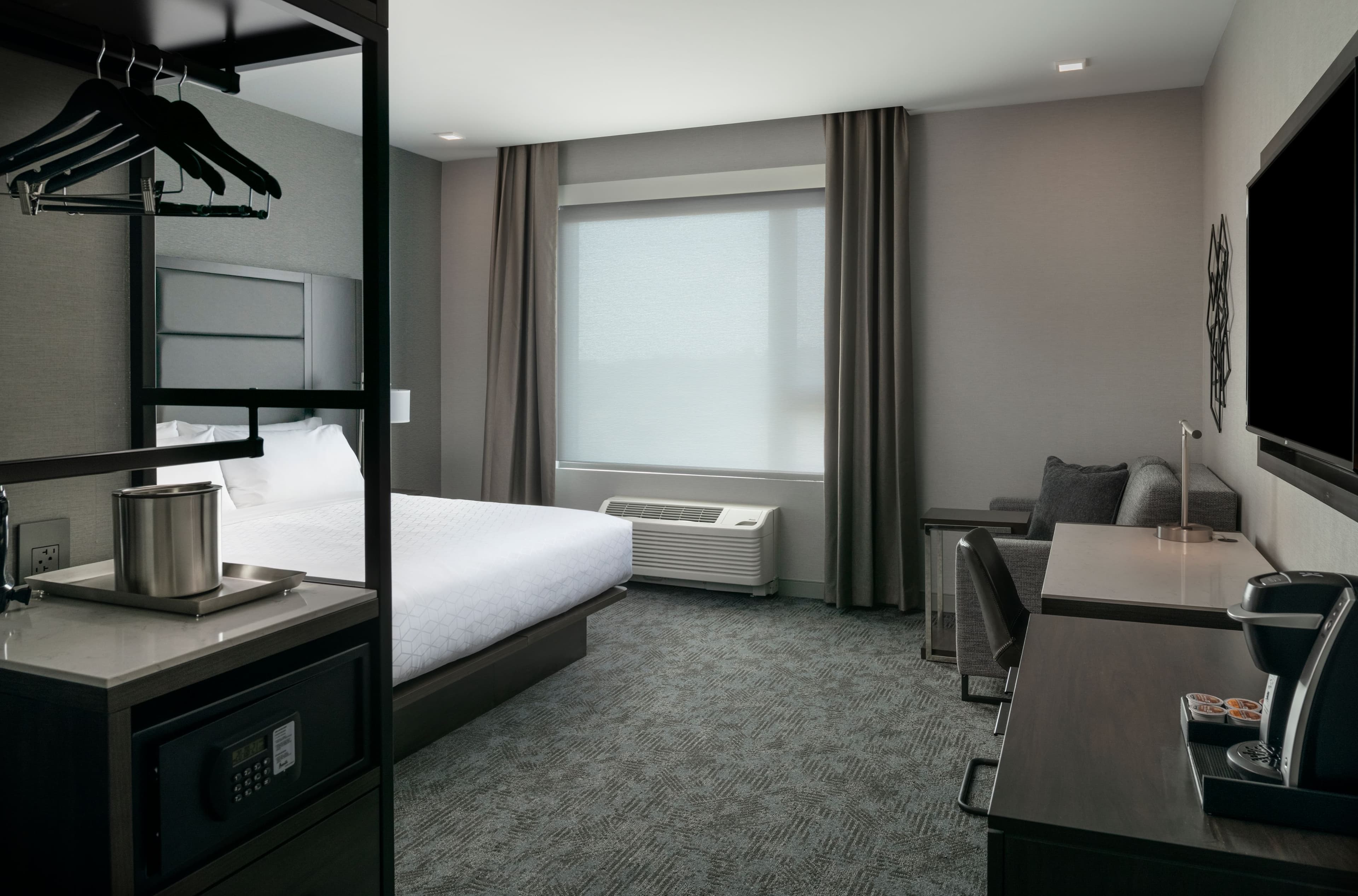 Holiday Inn Express Boston Logan Airport - Revere — 22