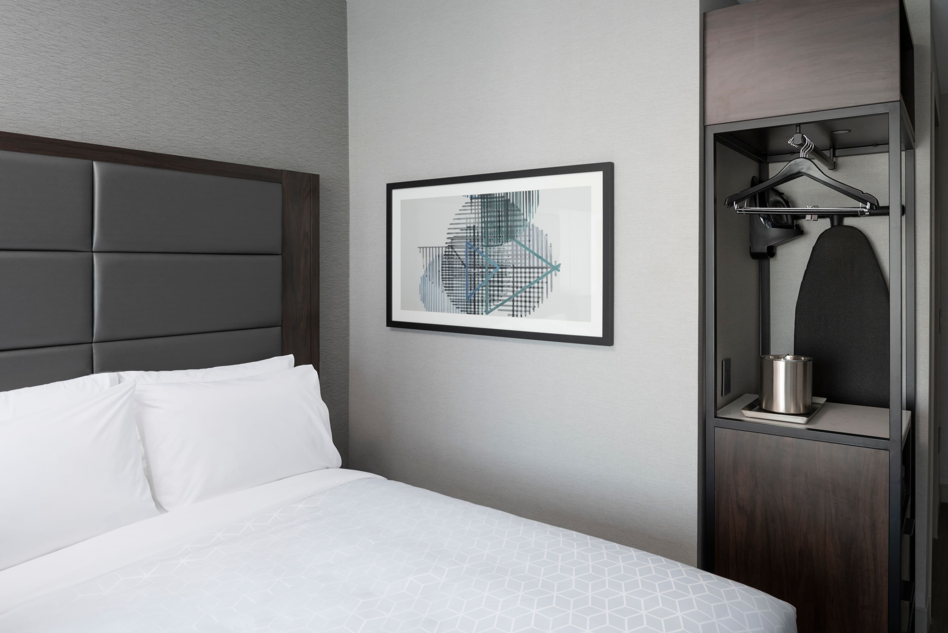 Holiday Inn Express Boston Logan Airport - Revere — 9