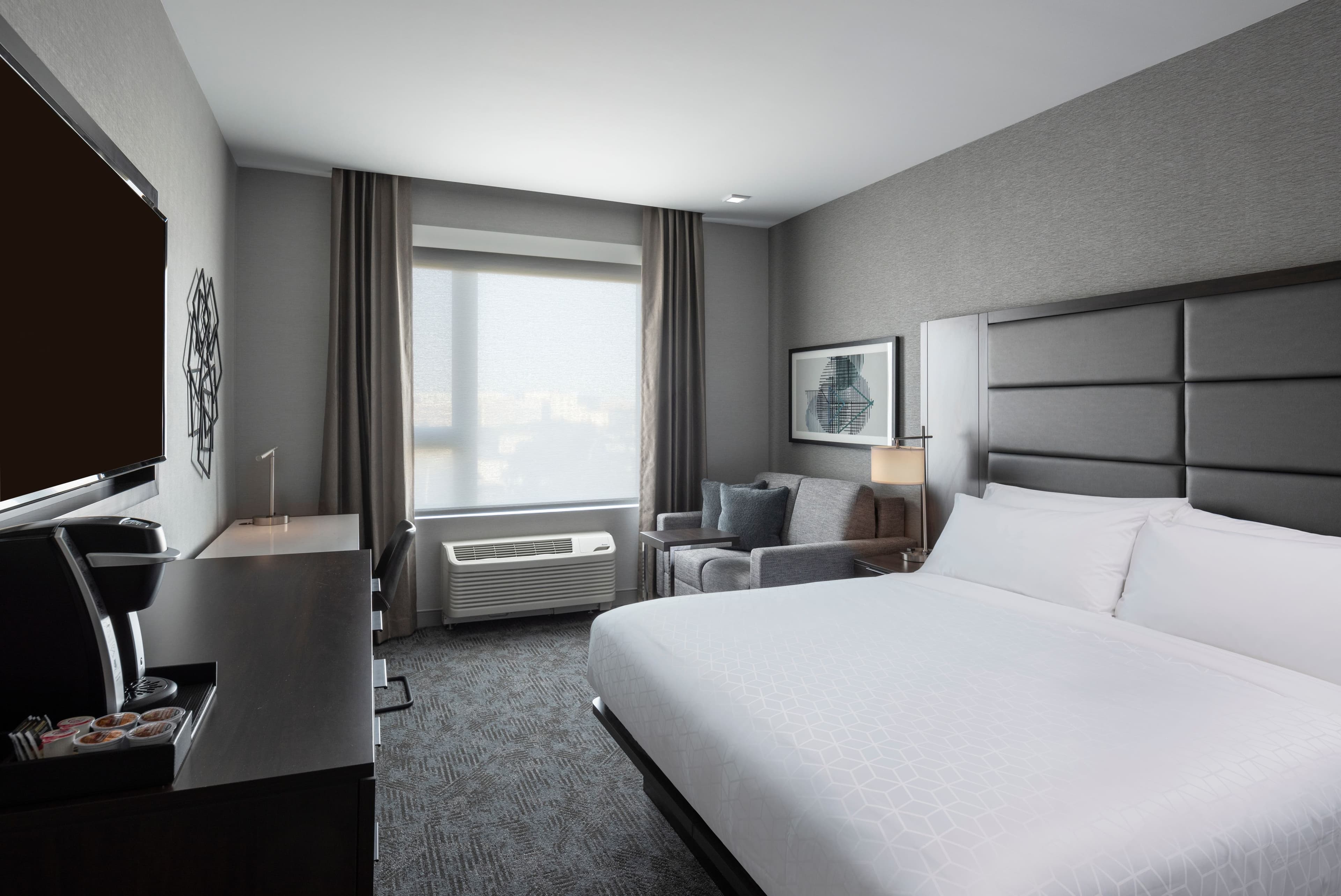 Holiday Inn Express Boston Logan Airport - Revere - Image 2