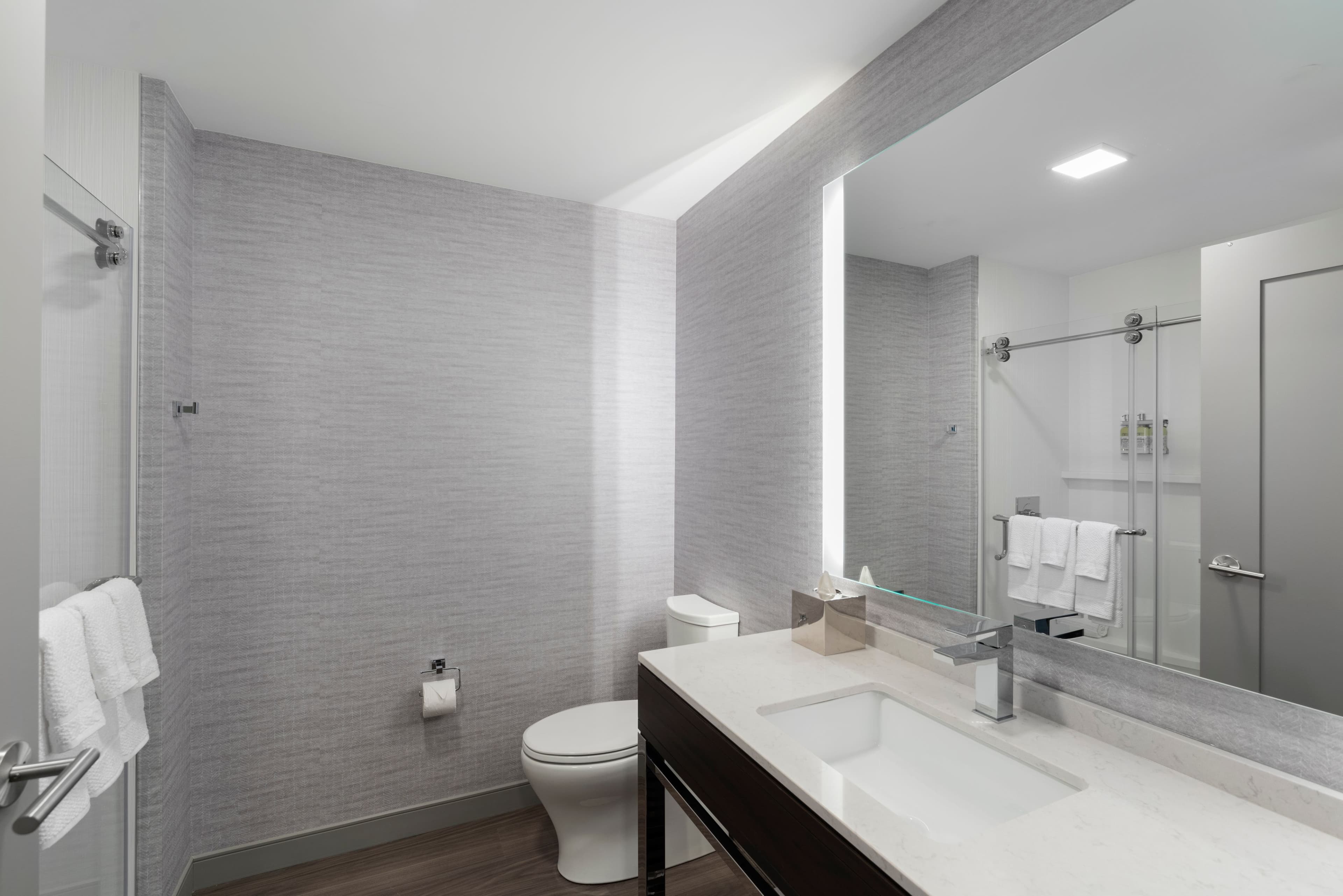 Holiday Inn Express Boston Logan Airport - Revere - Image 5