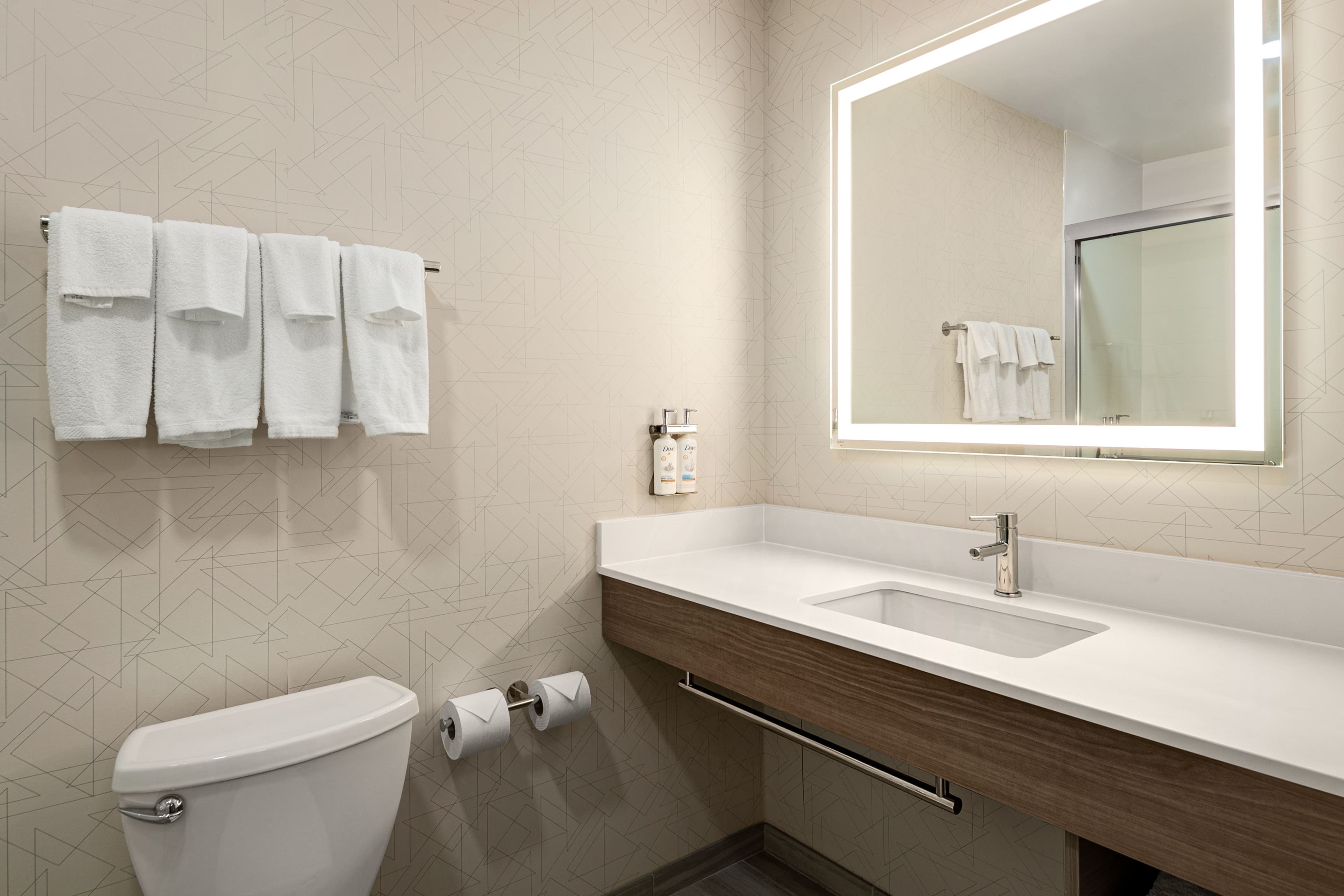Holiday Inn Express Richmond — 5