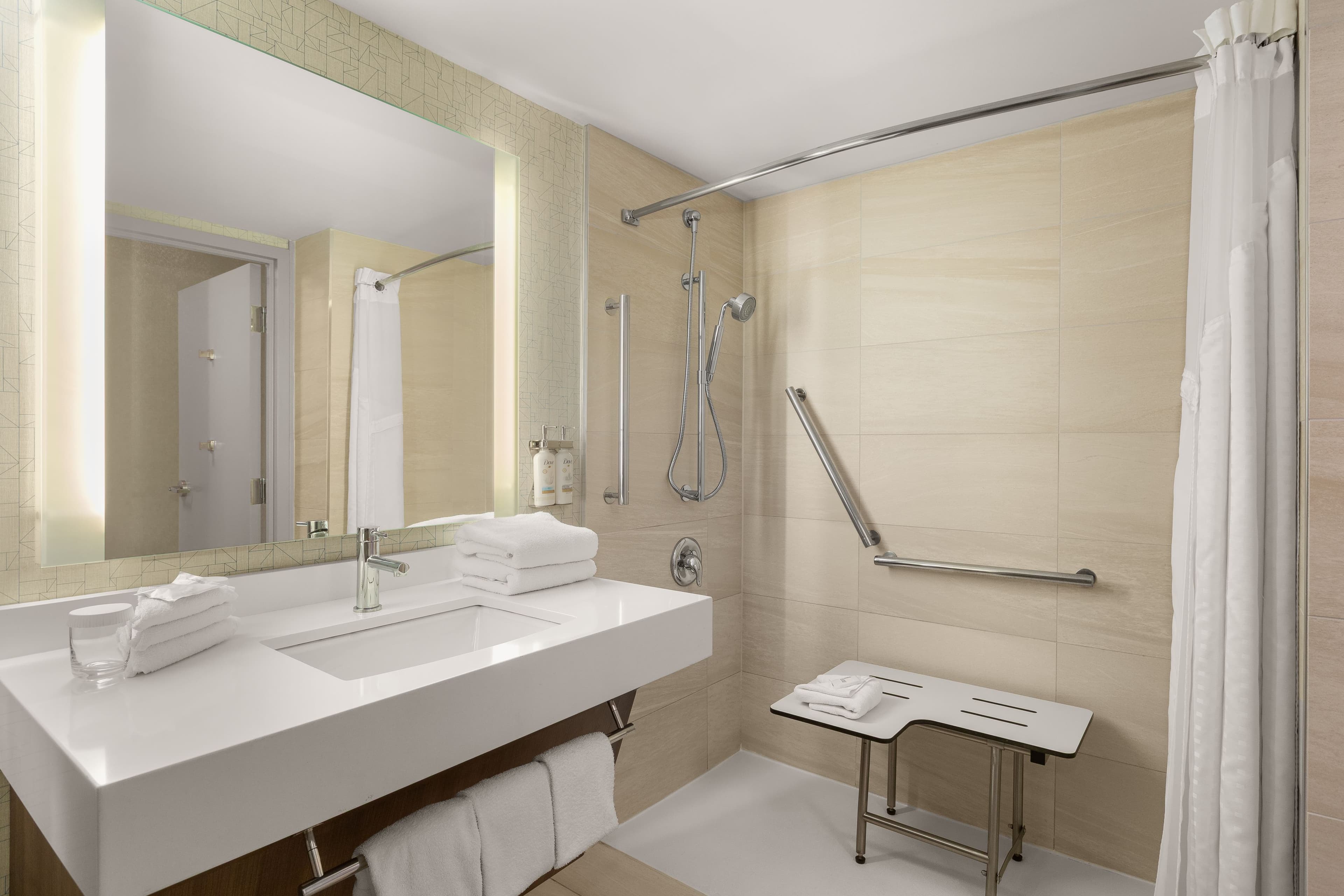 Holiday Inn Express Vancouver Airport - Richmond — 43
