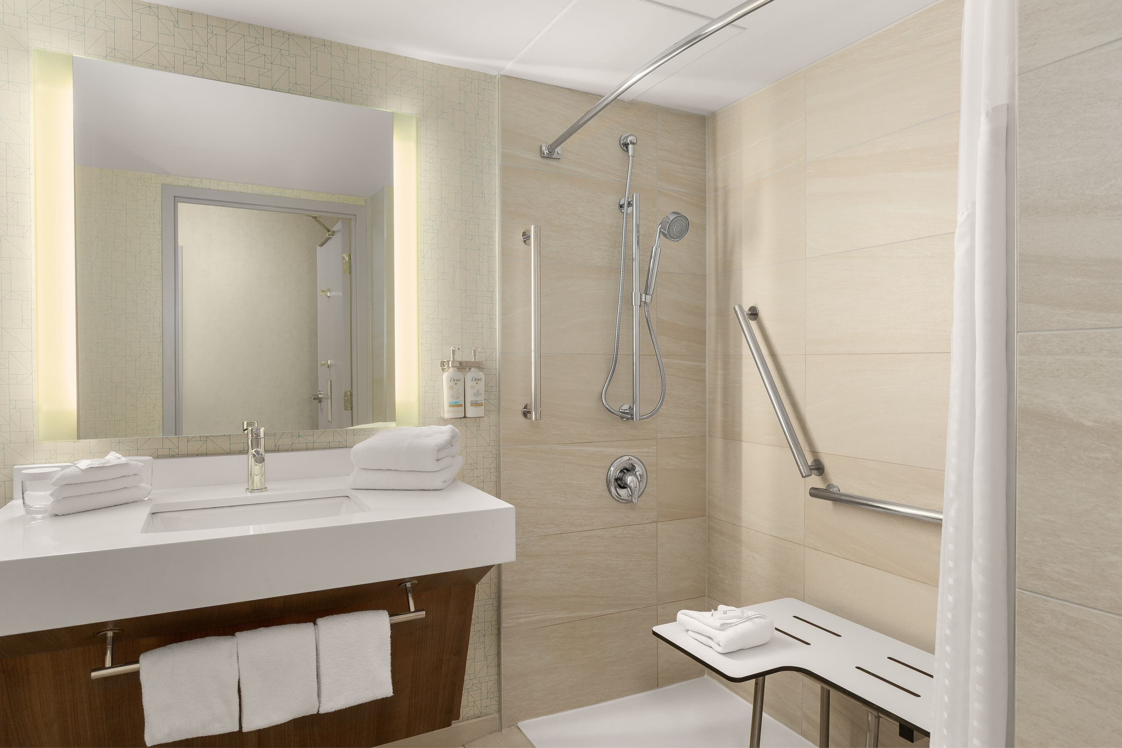 Holiday Inn Express Vancouver Airport - Richmond — 44