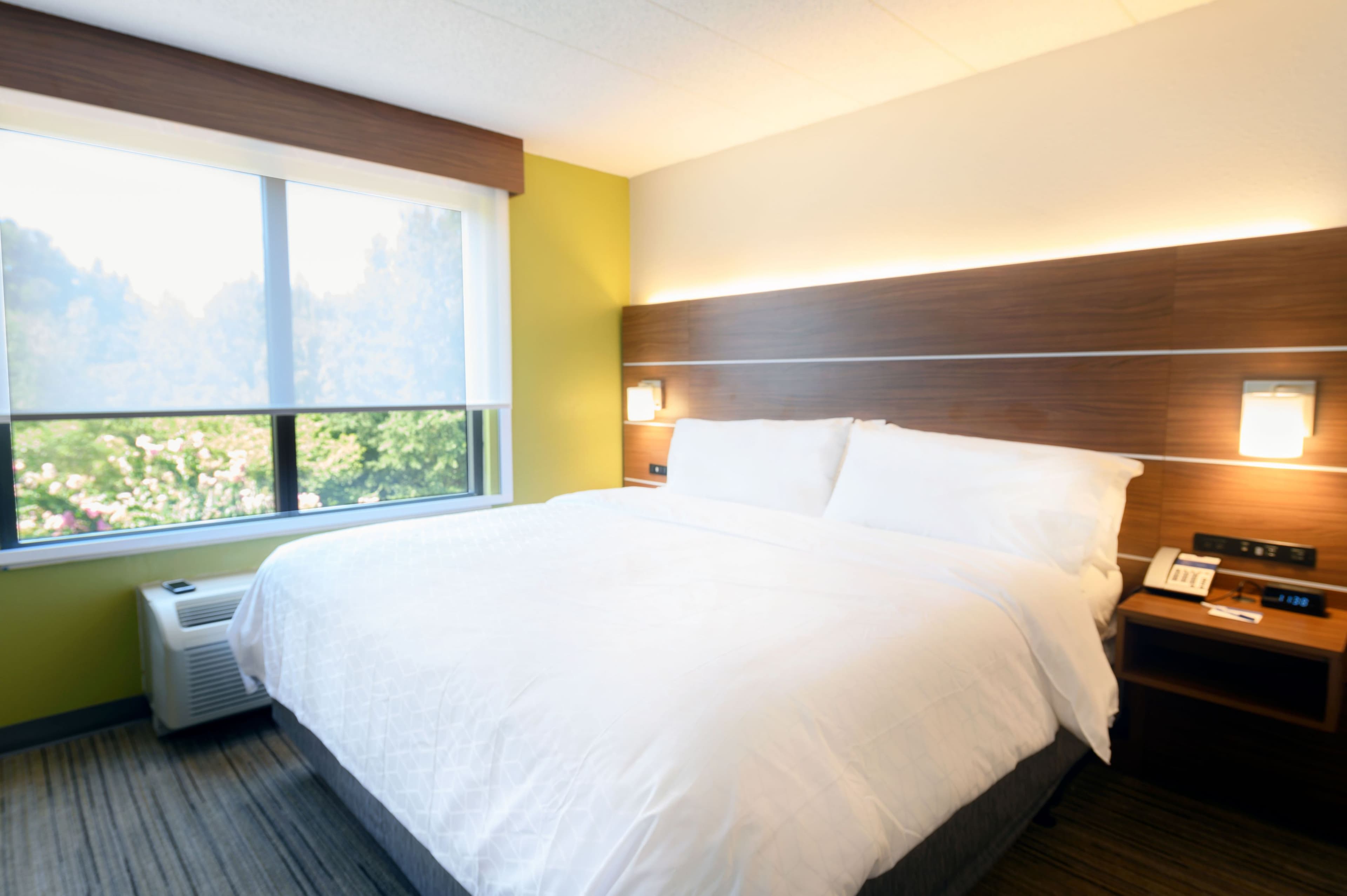 Holiday Inn Express Richmond Airport - Image 4