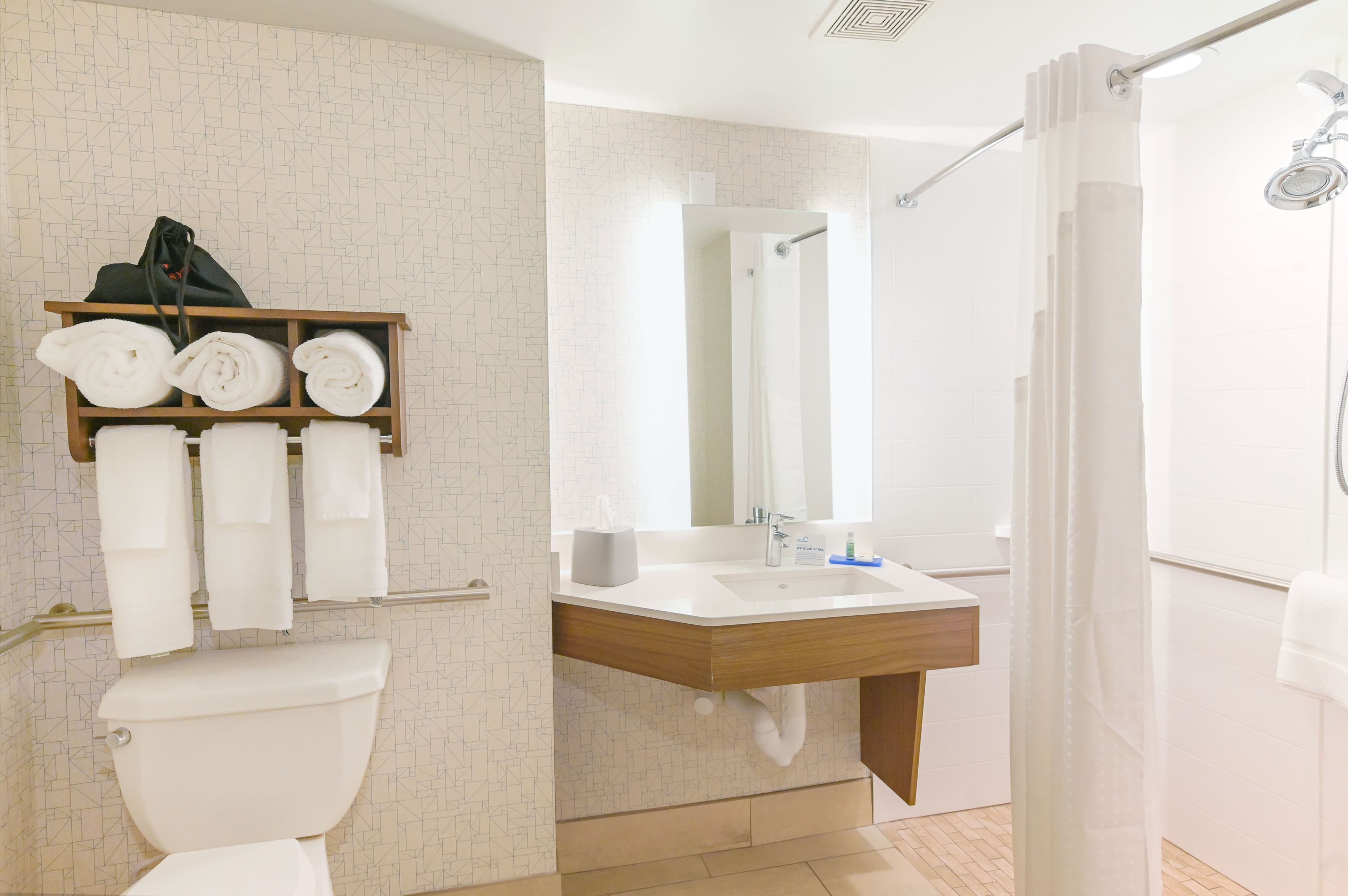 Holiday Inn Express Richmond Airport — 13