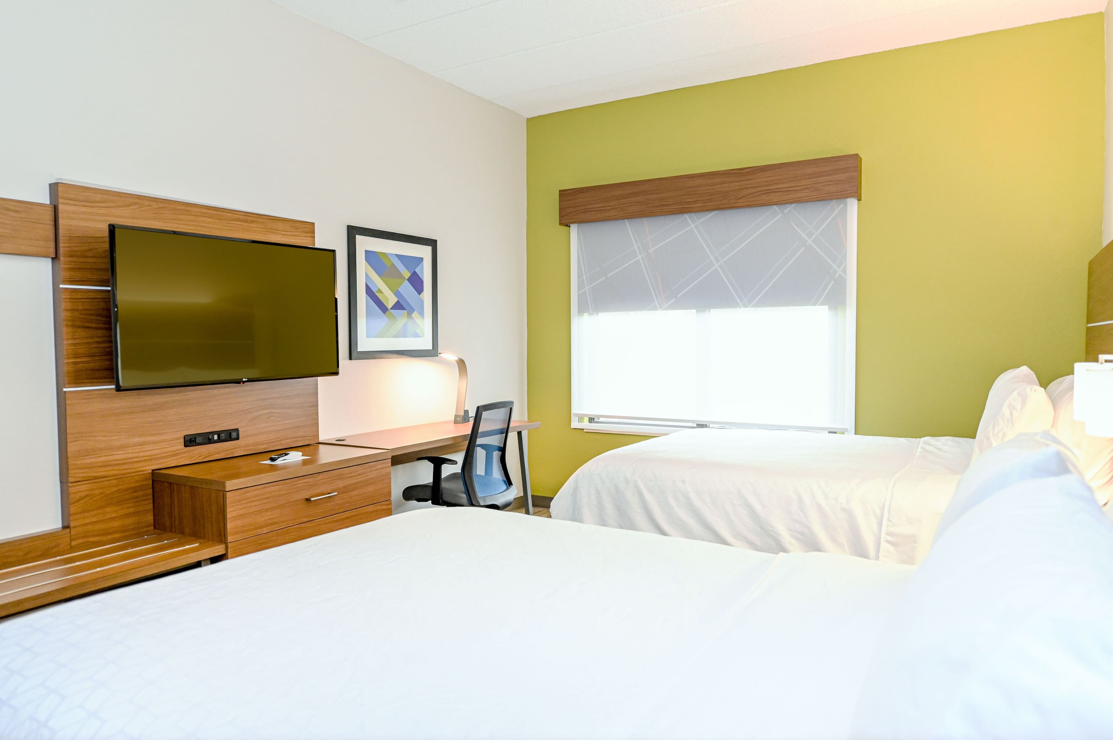 Holiday Inn Express Richmond Airport — 11