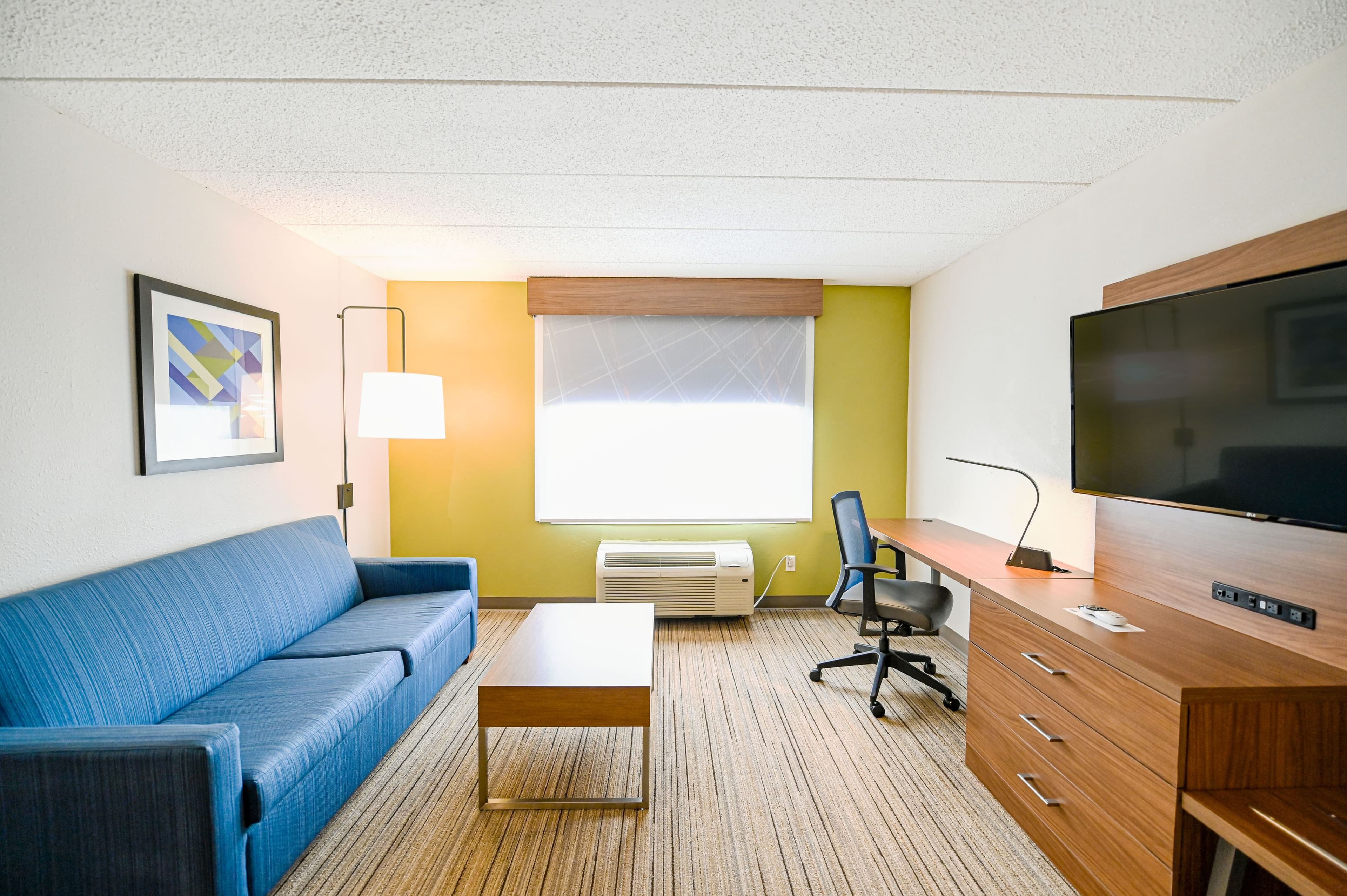 Holiday Inn Express Richmond Airport — 12