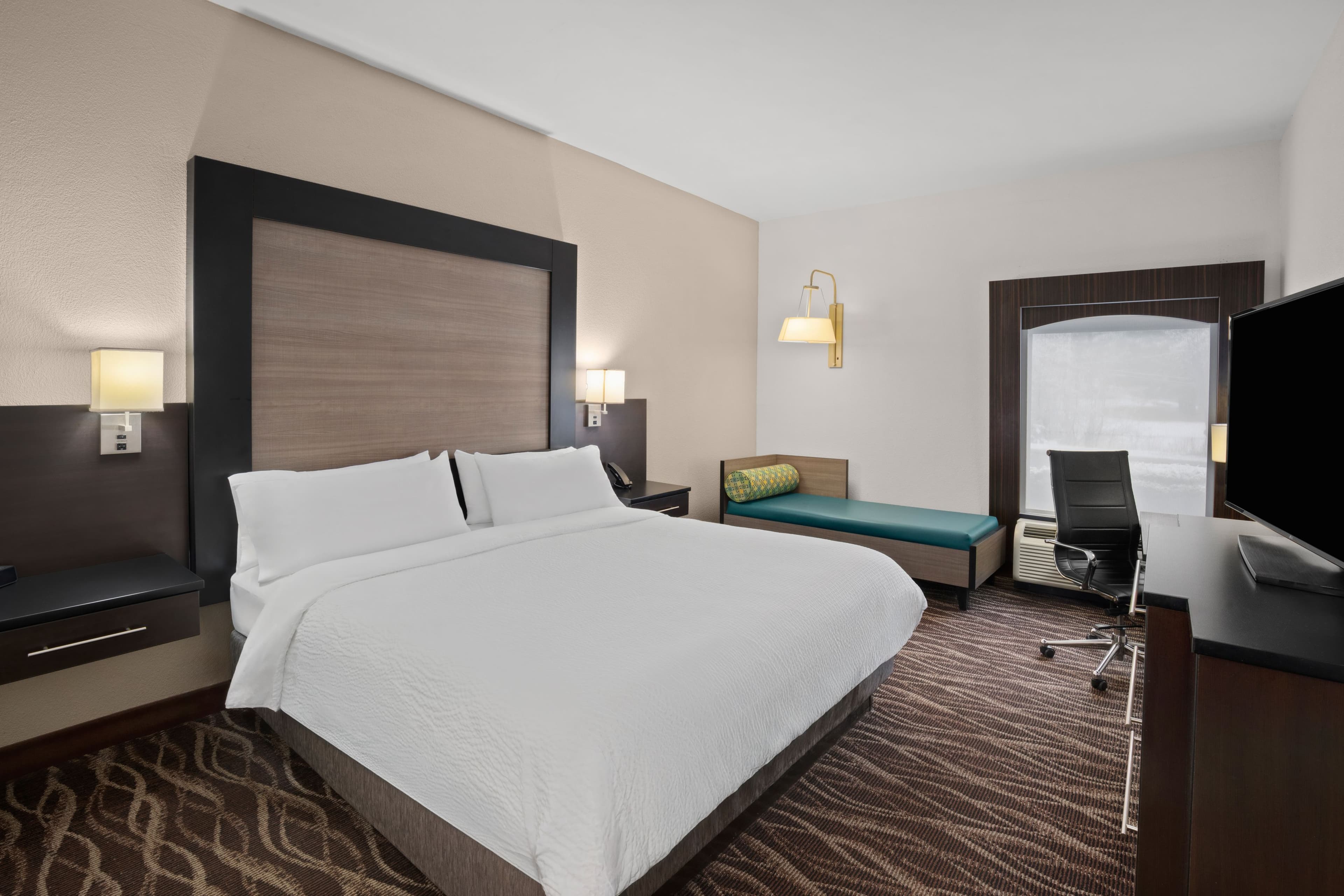 Holiday Inn Express Ringgold (Chattanooga Area) — 2