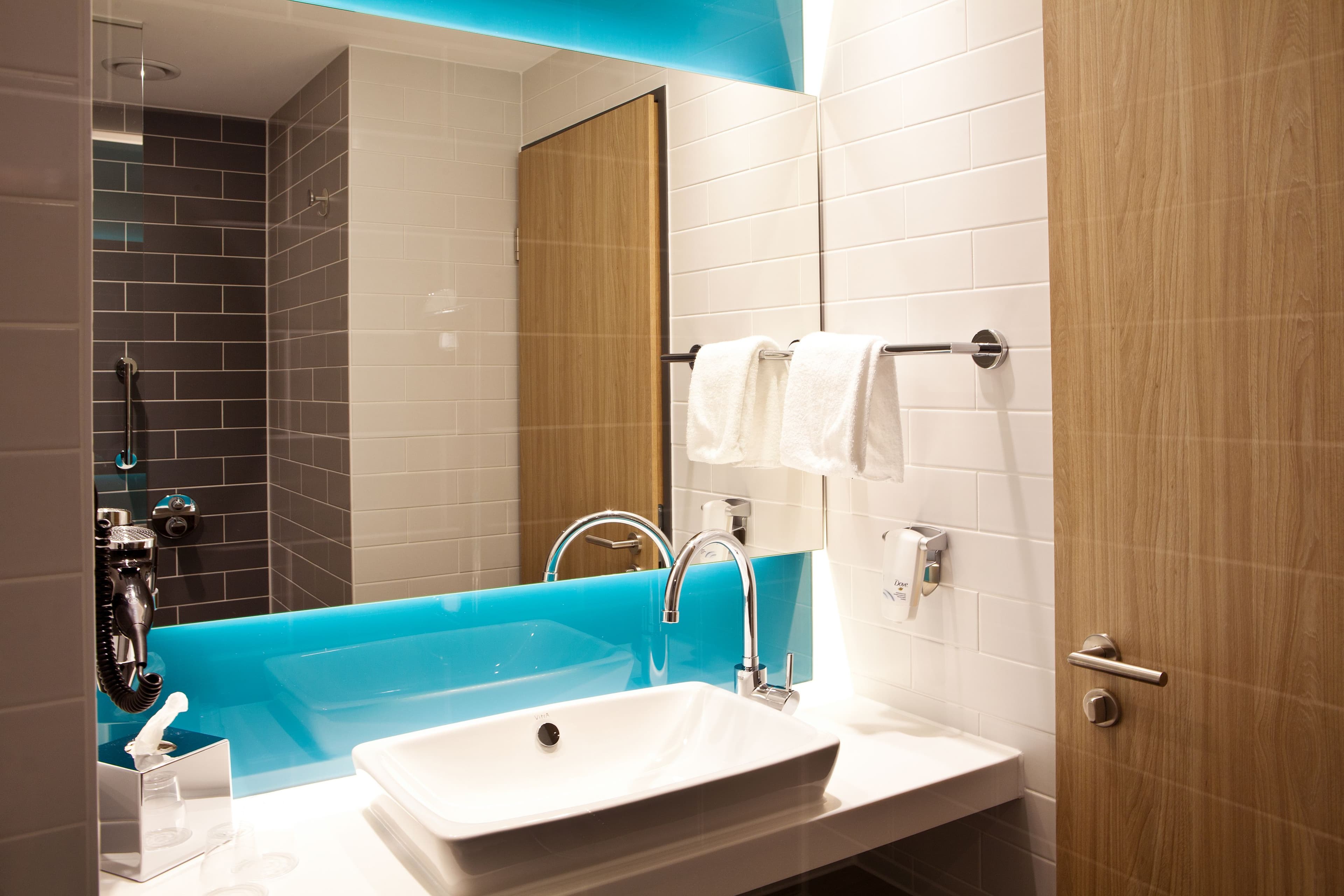 Holiday Inn Express Ringsheim - Image 2