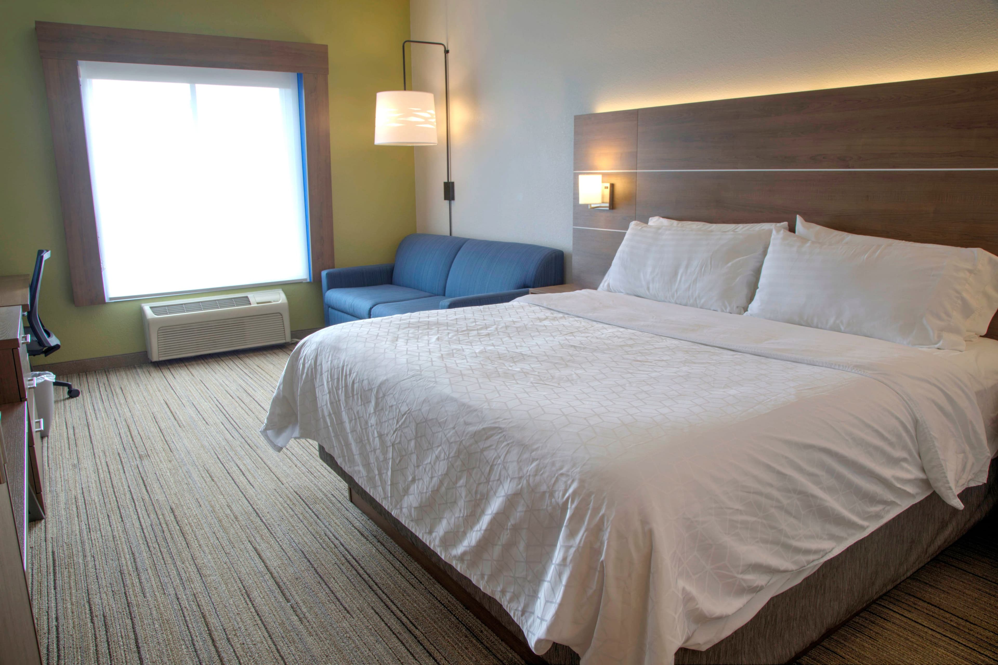 Holiday Inn Express Rochelle — 8