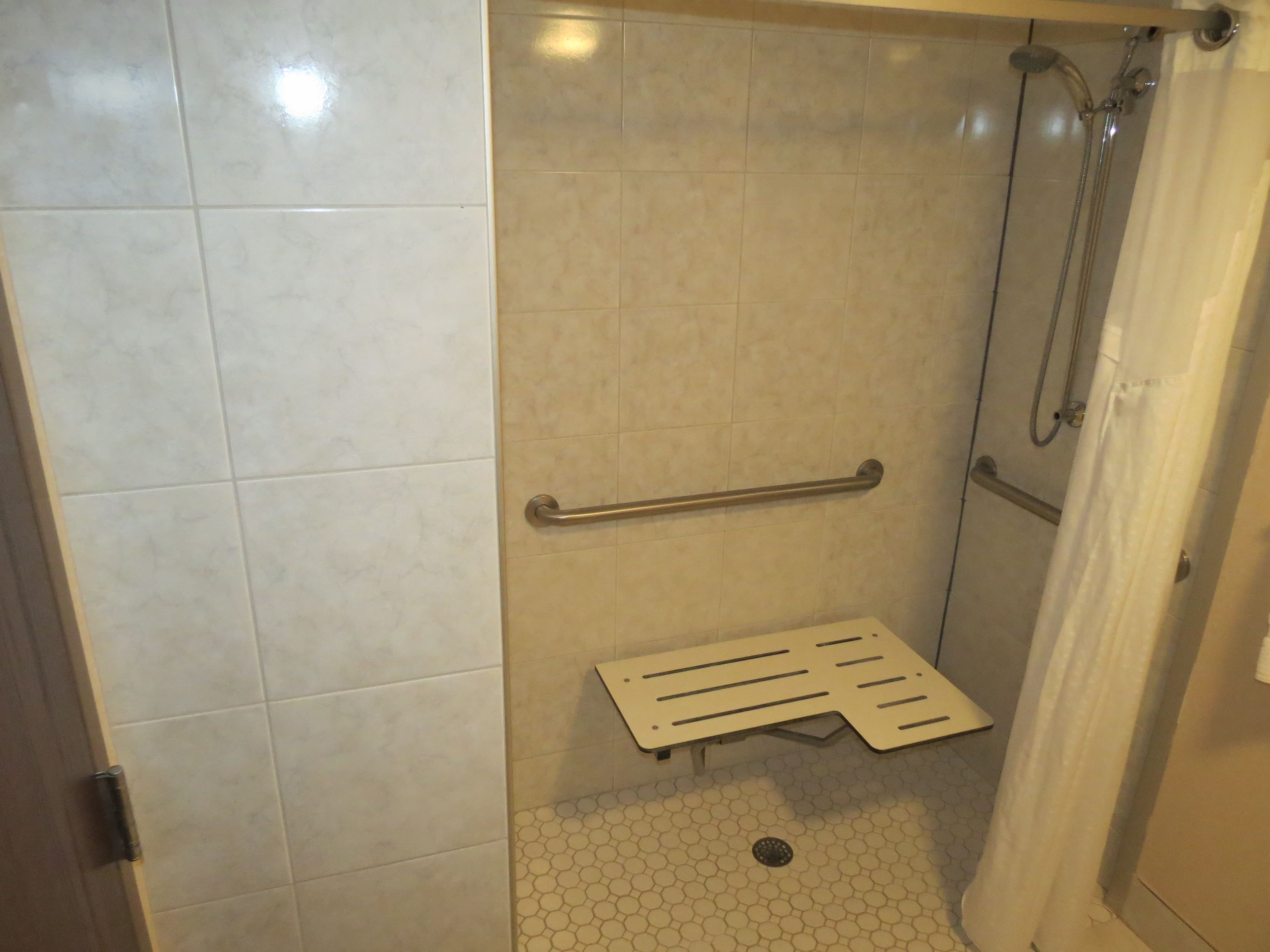 Holiday Inn Express Rochester - Greece — 6