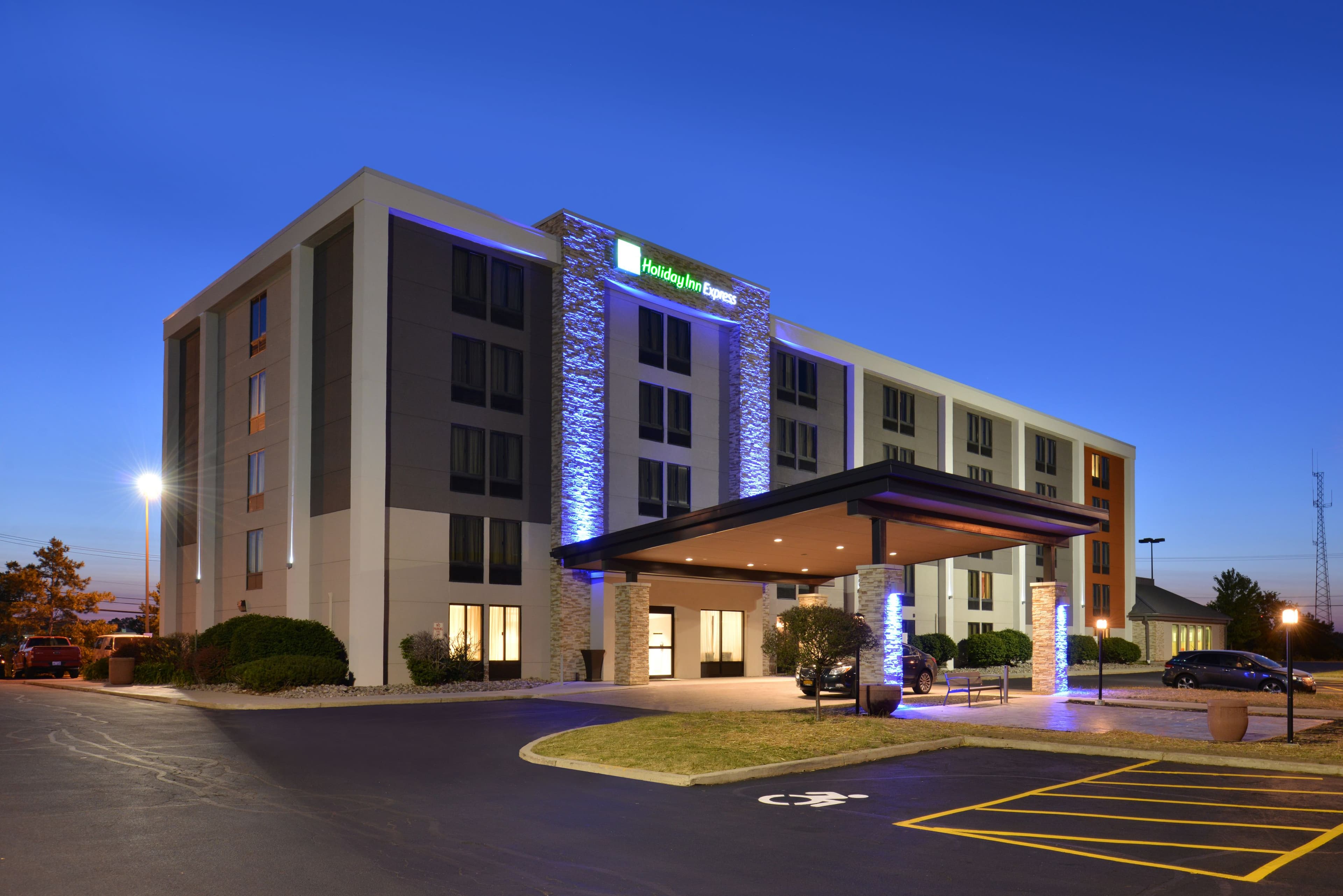 Holiday Inn Express Rochester - University Area - Image 1