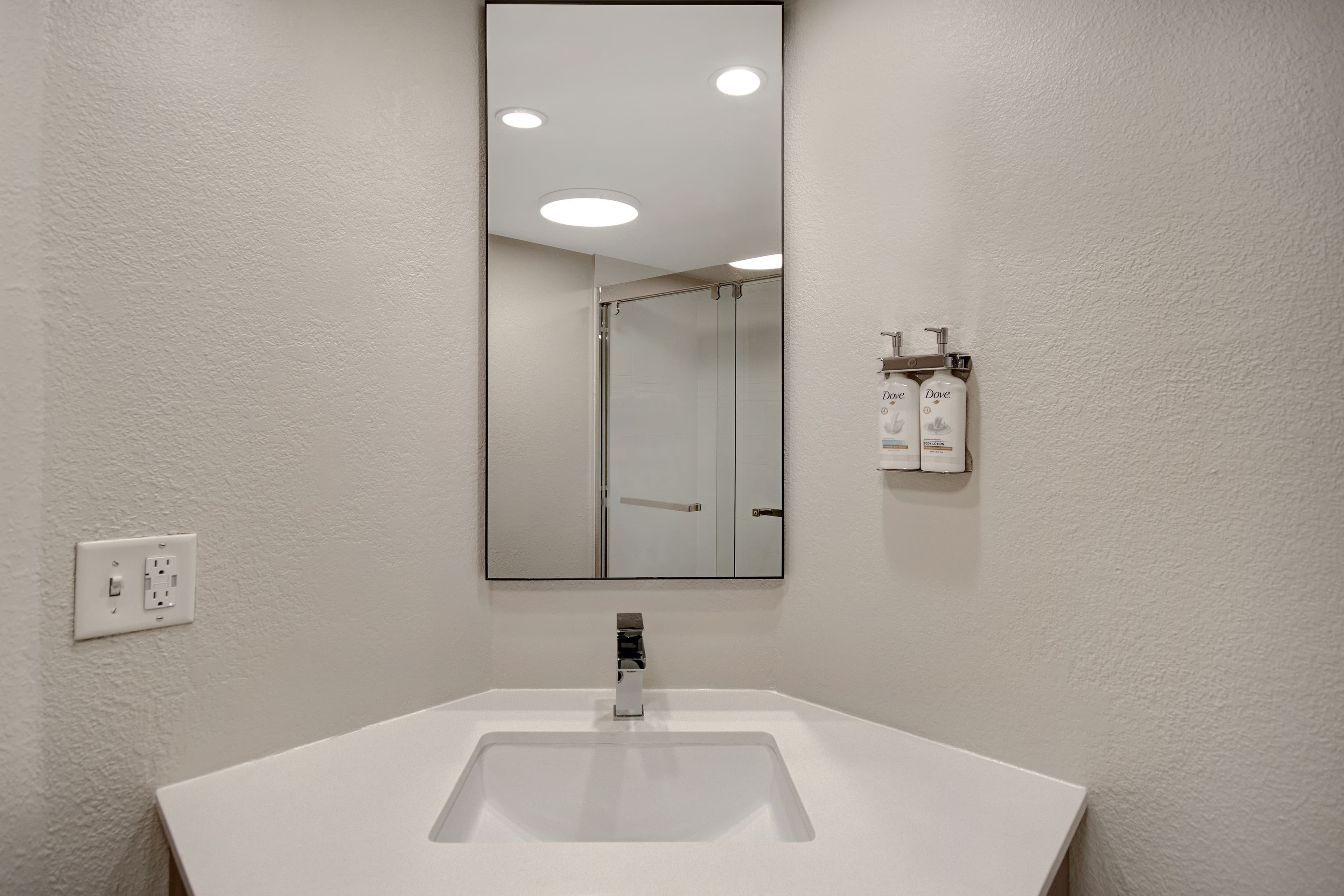 Holiday Inn Express Rochester - University Area - Image 2