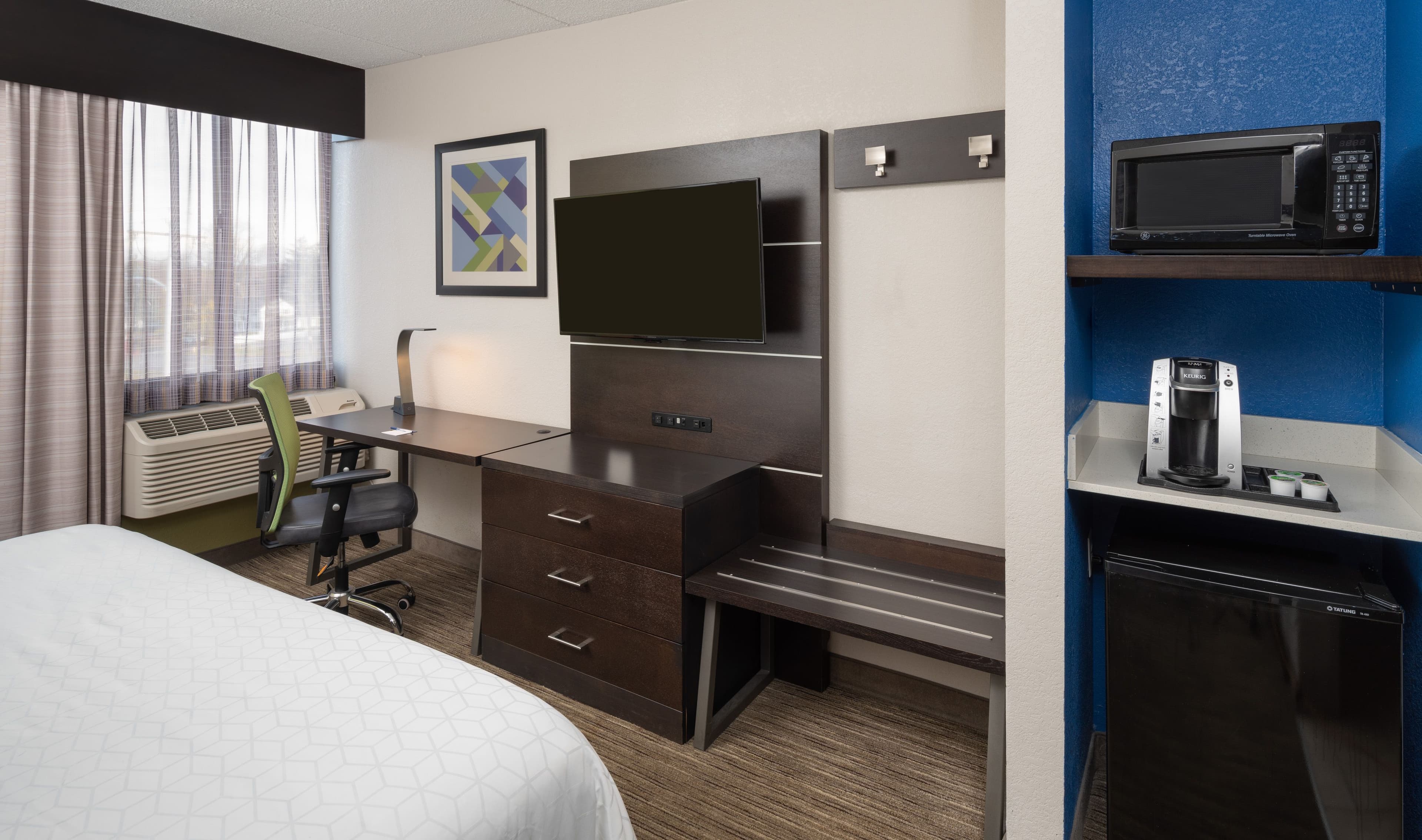 Holiday Inn Express Rochester - Greece - Image 2