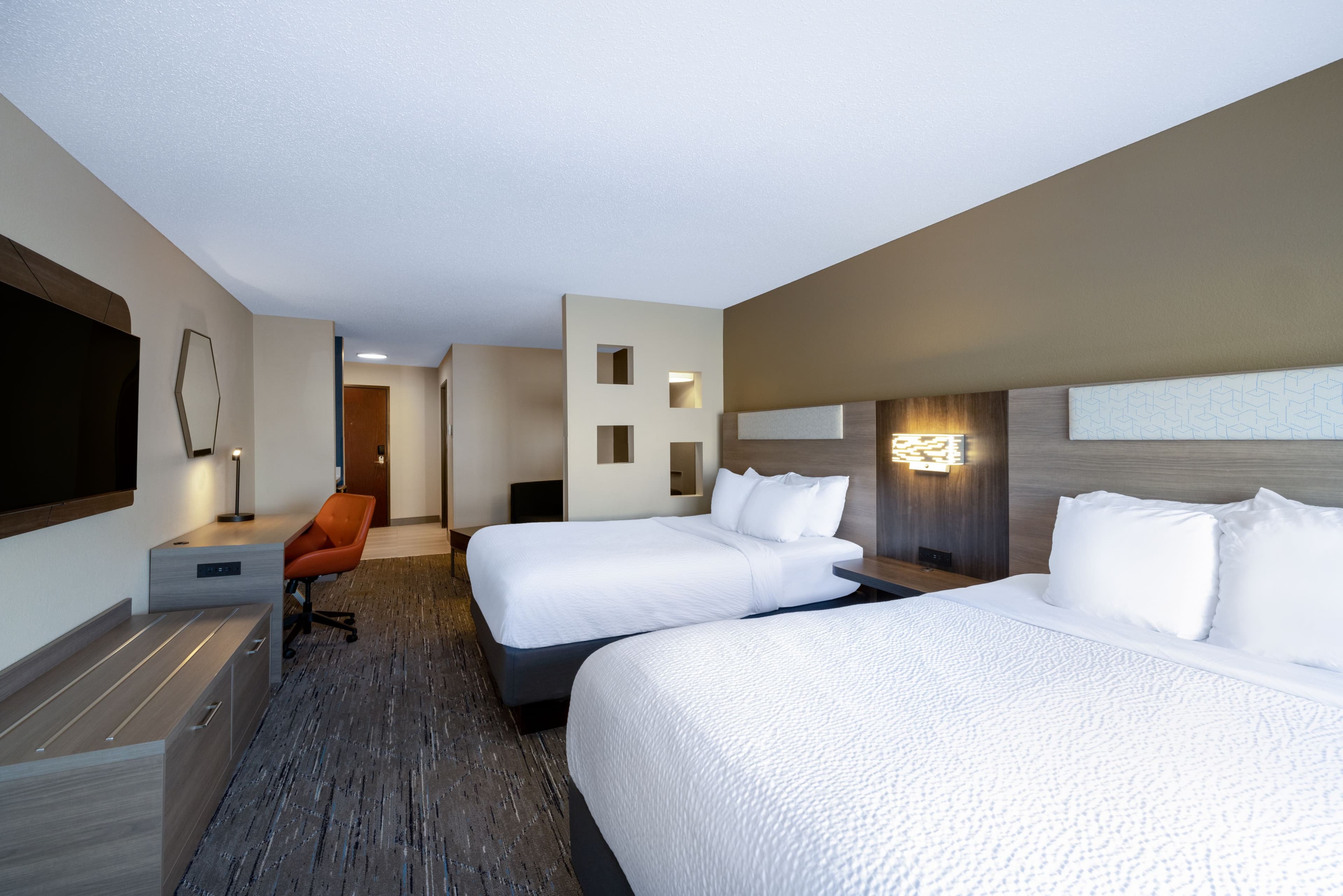 Holiday Inn Express Rochester South - Mayo Area — 41
