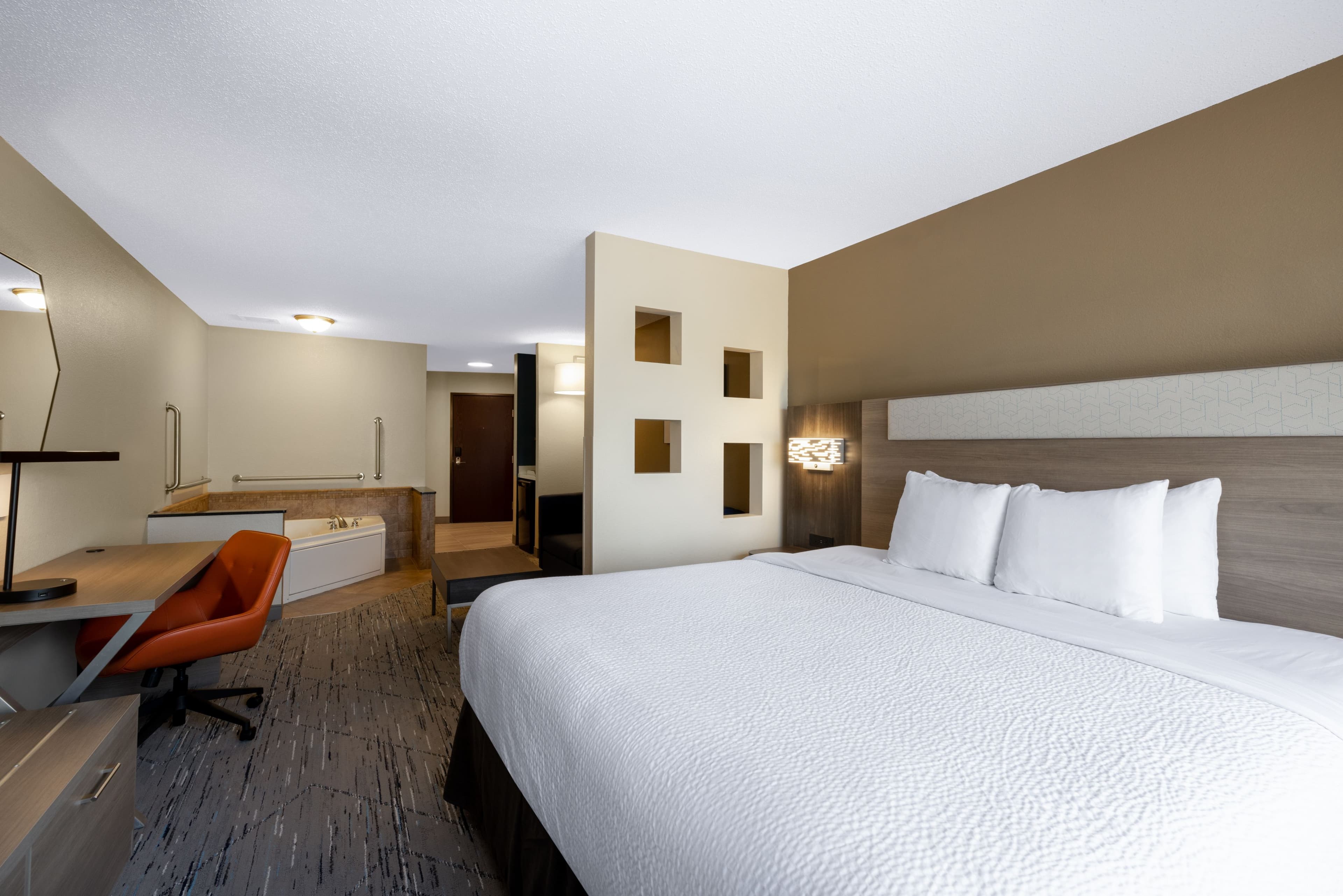 Holiday Inn Express Rochester South - Mayo Area — 16
