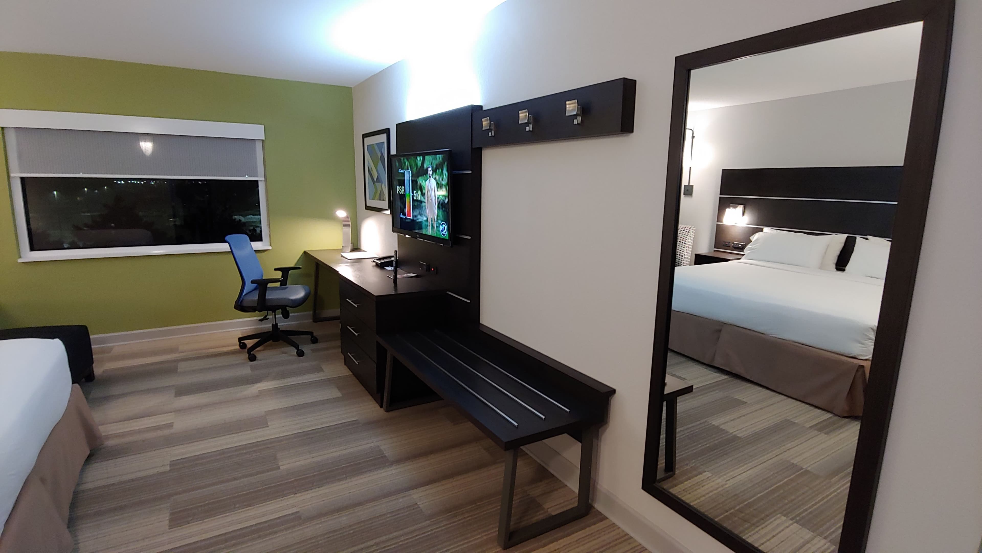 Holiday Inn Express Rolling Mdws-Schaumburg Area — 13