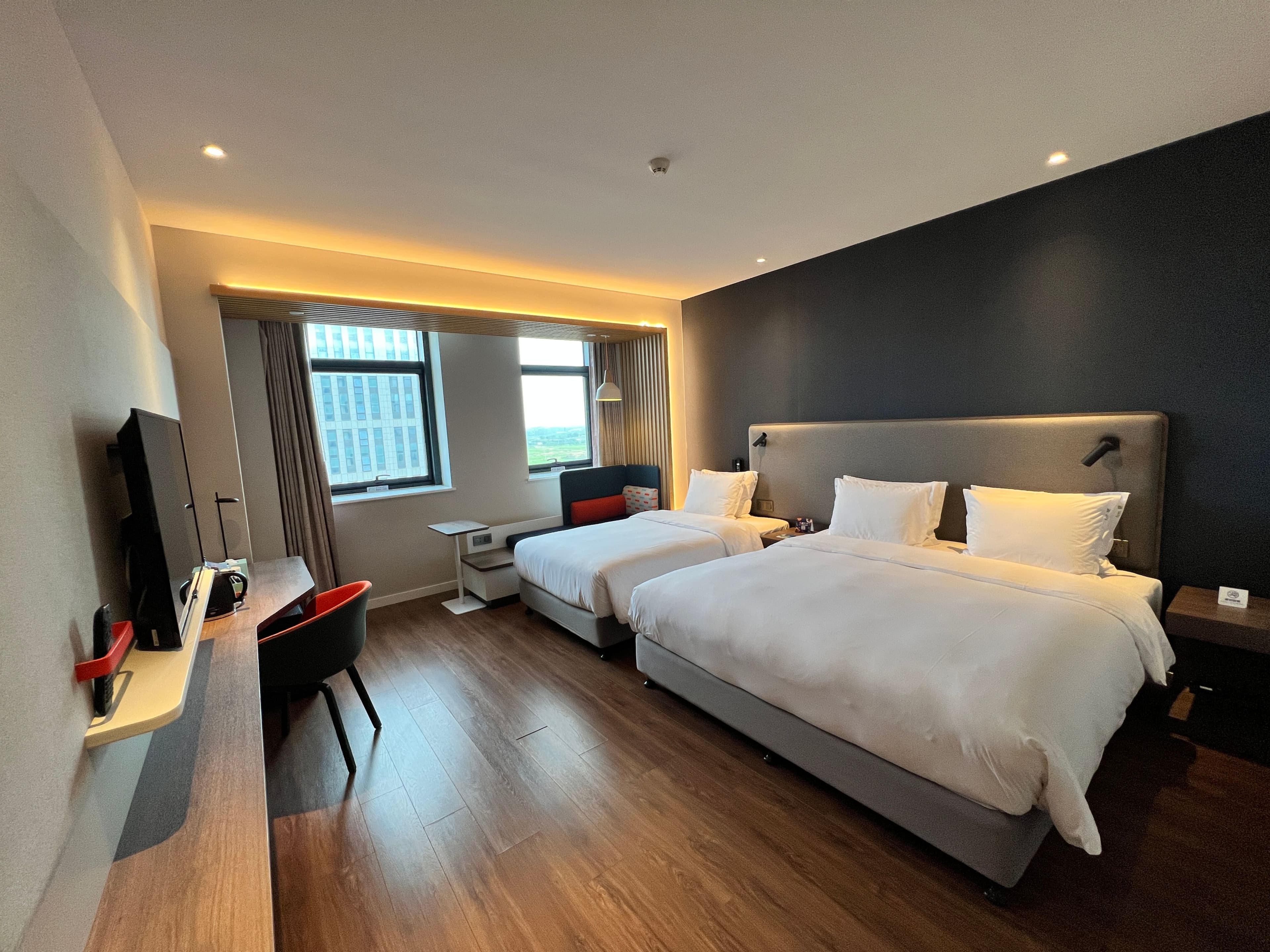 Holiday Inn Express Rongcheng S&T Park — 9