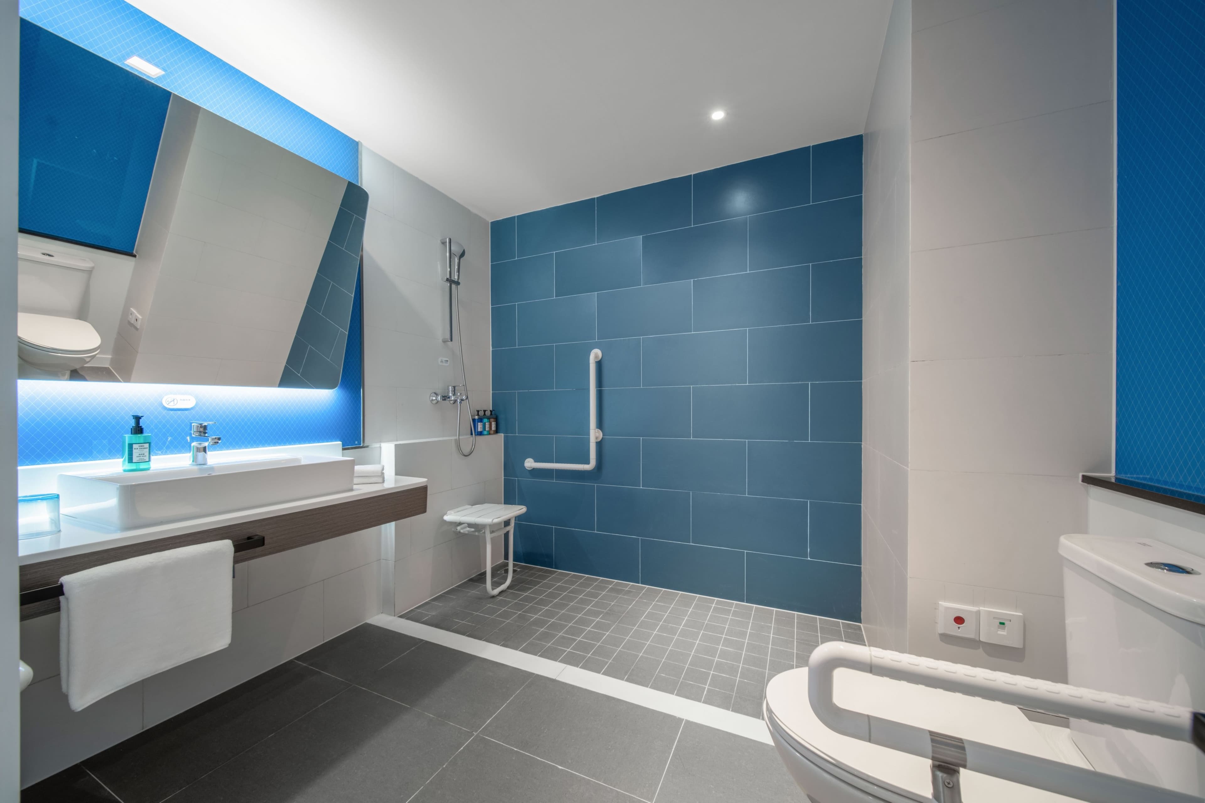 Holiday Inn Express Rongcheng S&T Park - Image 3