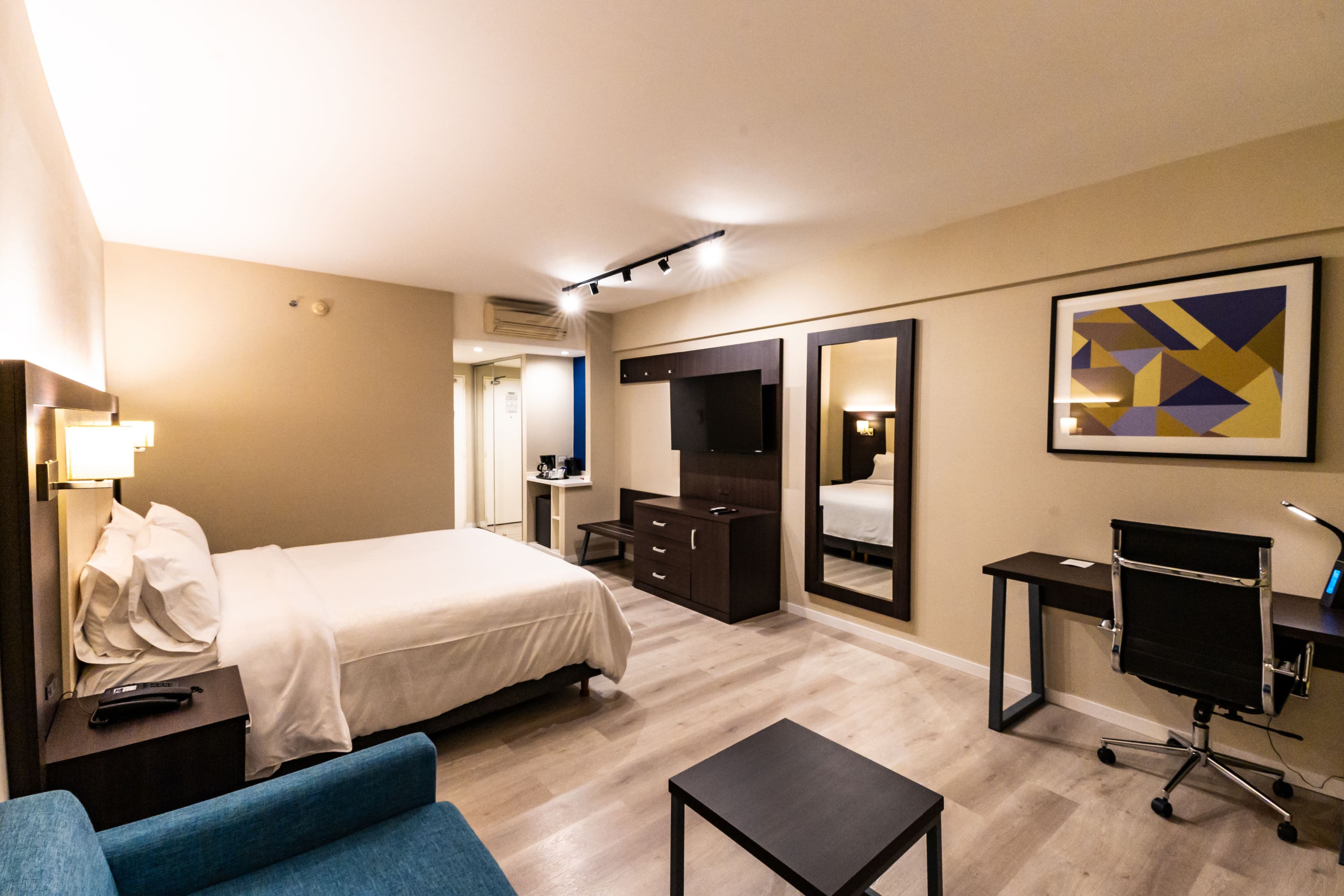 Holiday Inn Express Rosario - Image 5