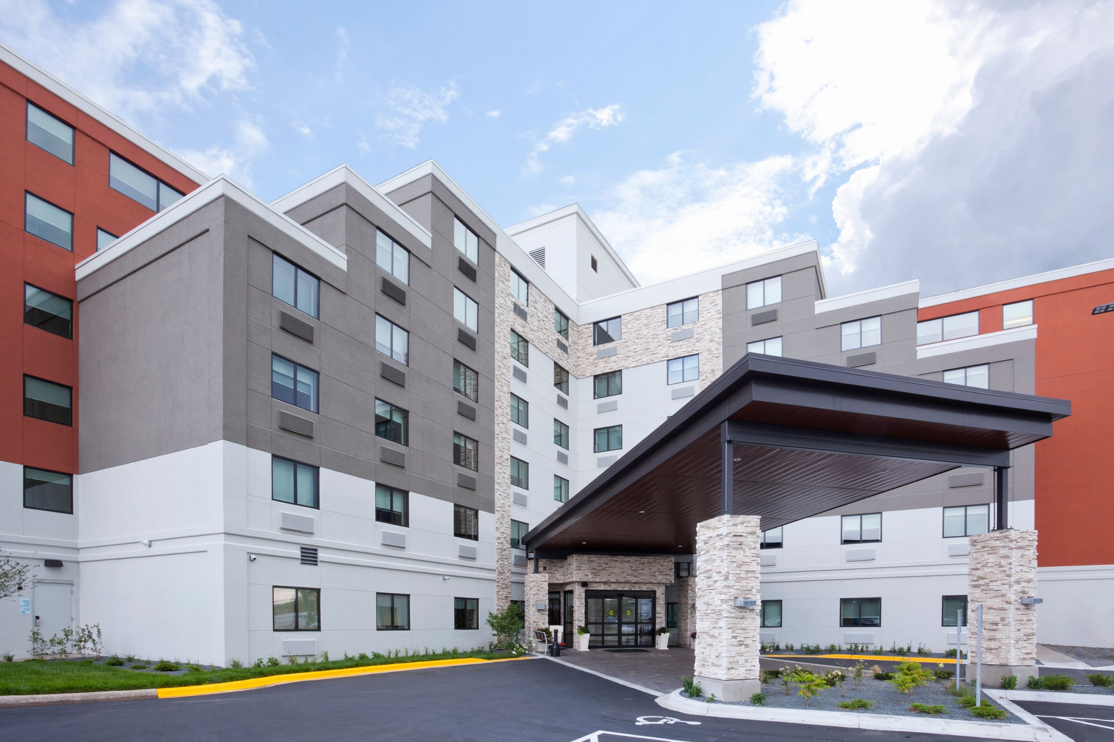 Holiday Inn Express Roseville-St. Paul - Image 1