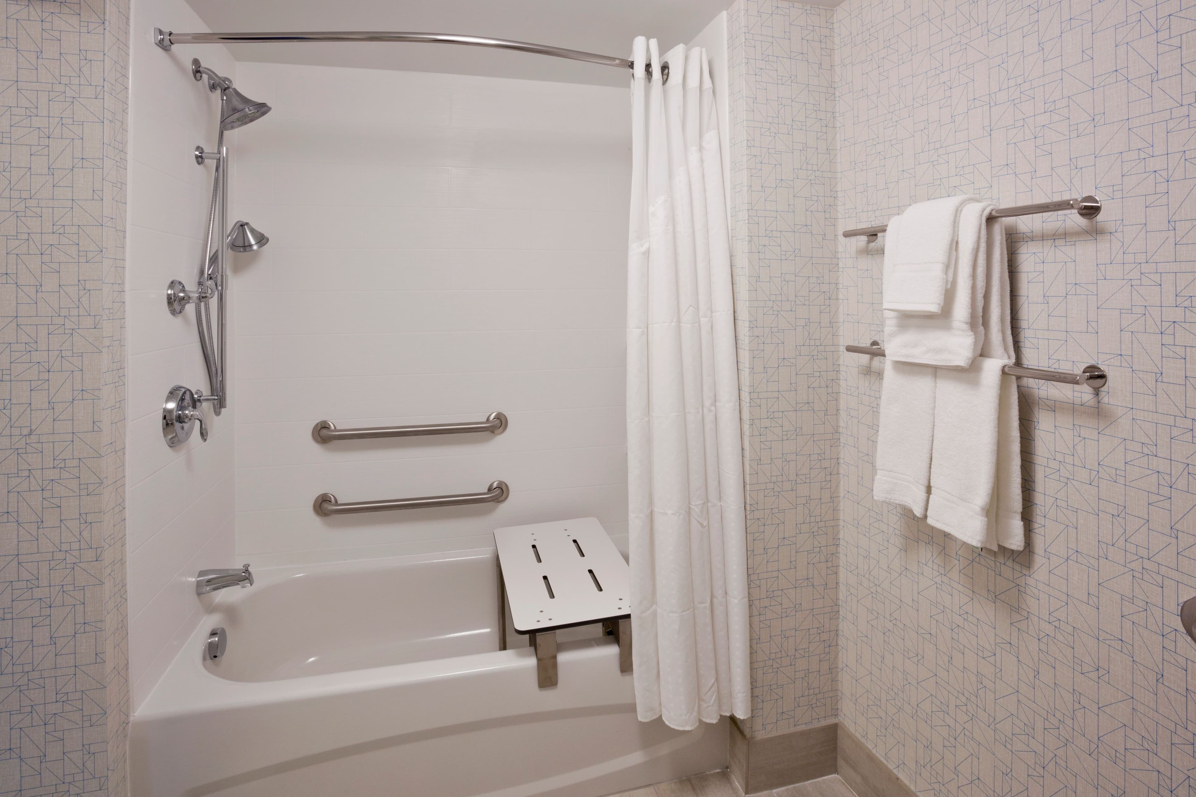Holiday Inn Express Roseville-St. Paul — 9