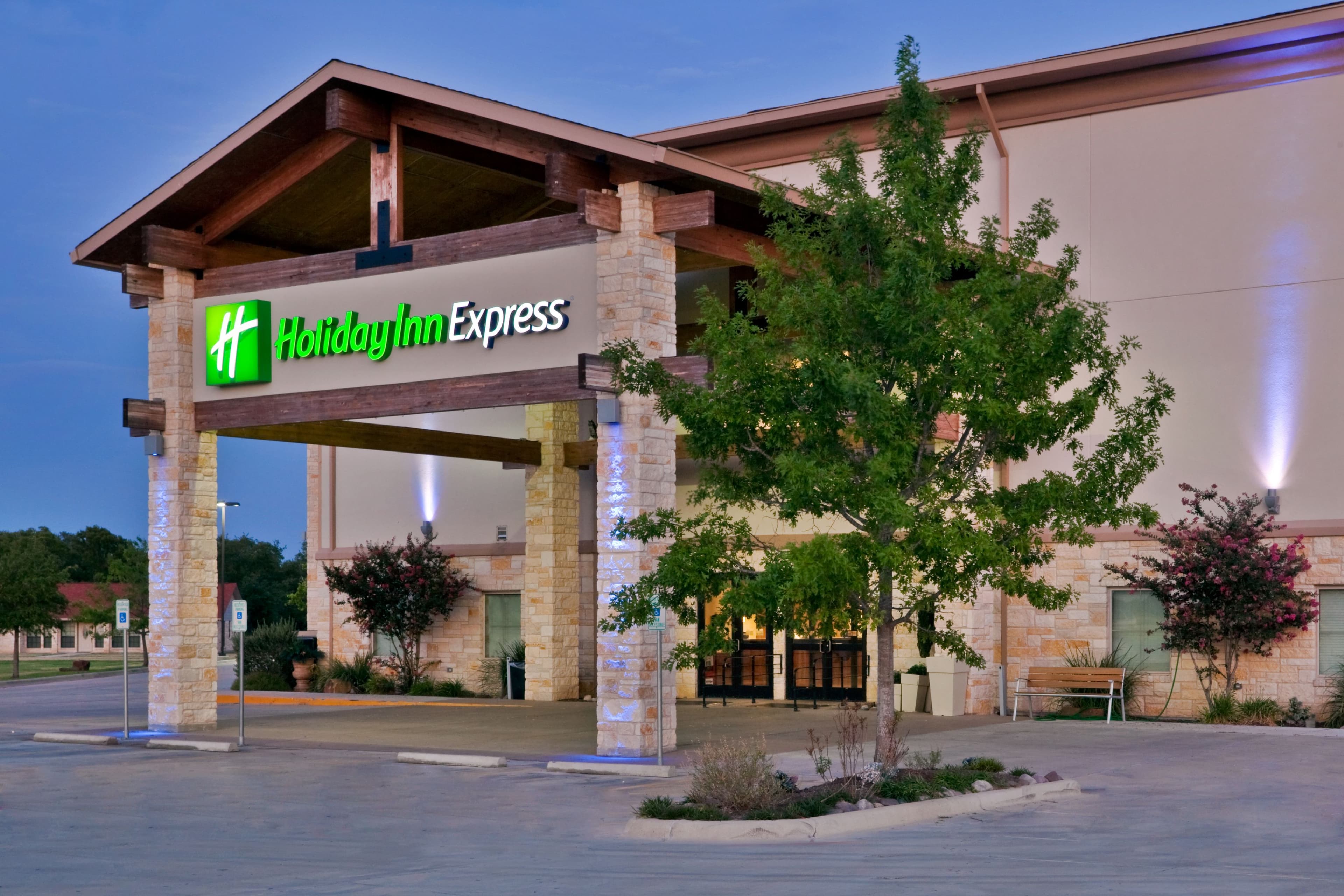 Holiday Inn Express Salado-Belton - Image 1