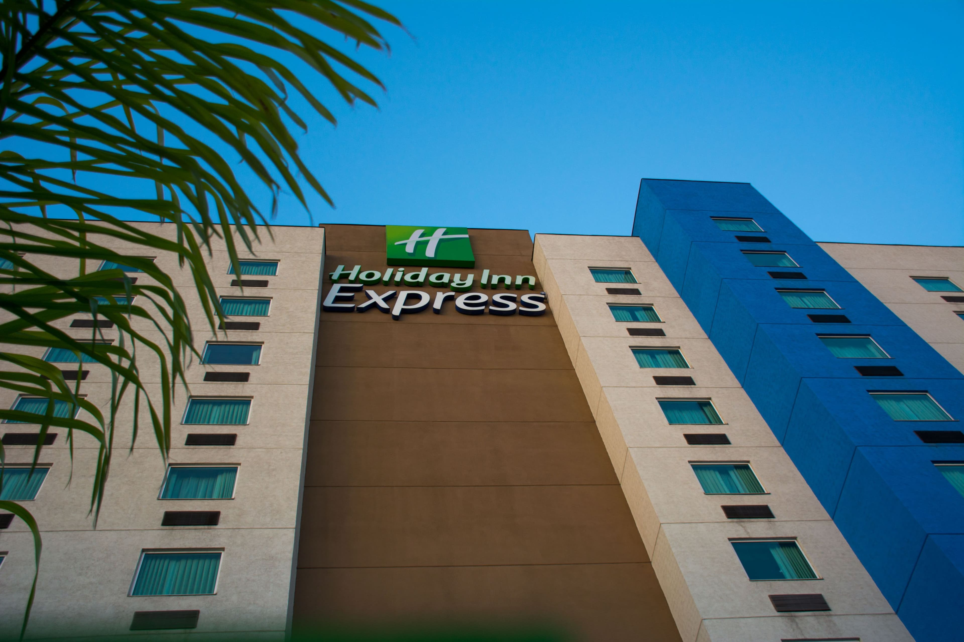 Holiday Inn Express Saltillo Zona Aeropuerto - Image 1