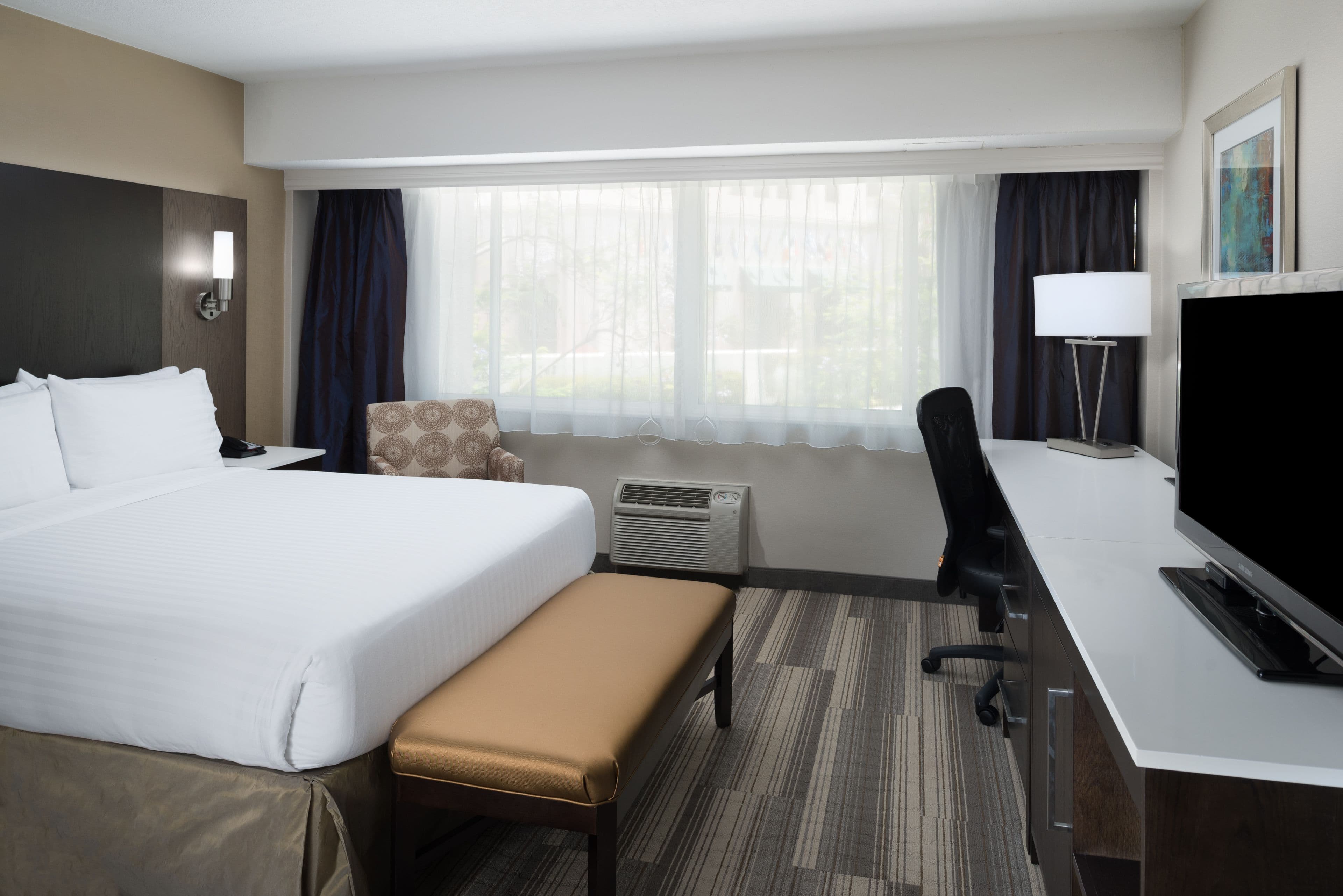 Holiday Inn Express San Diego Downtown — 14