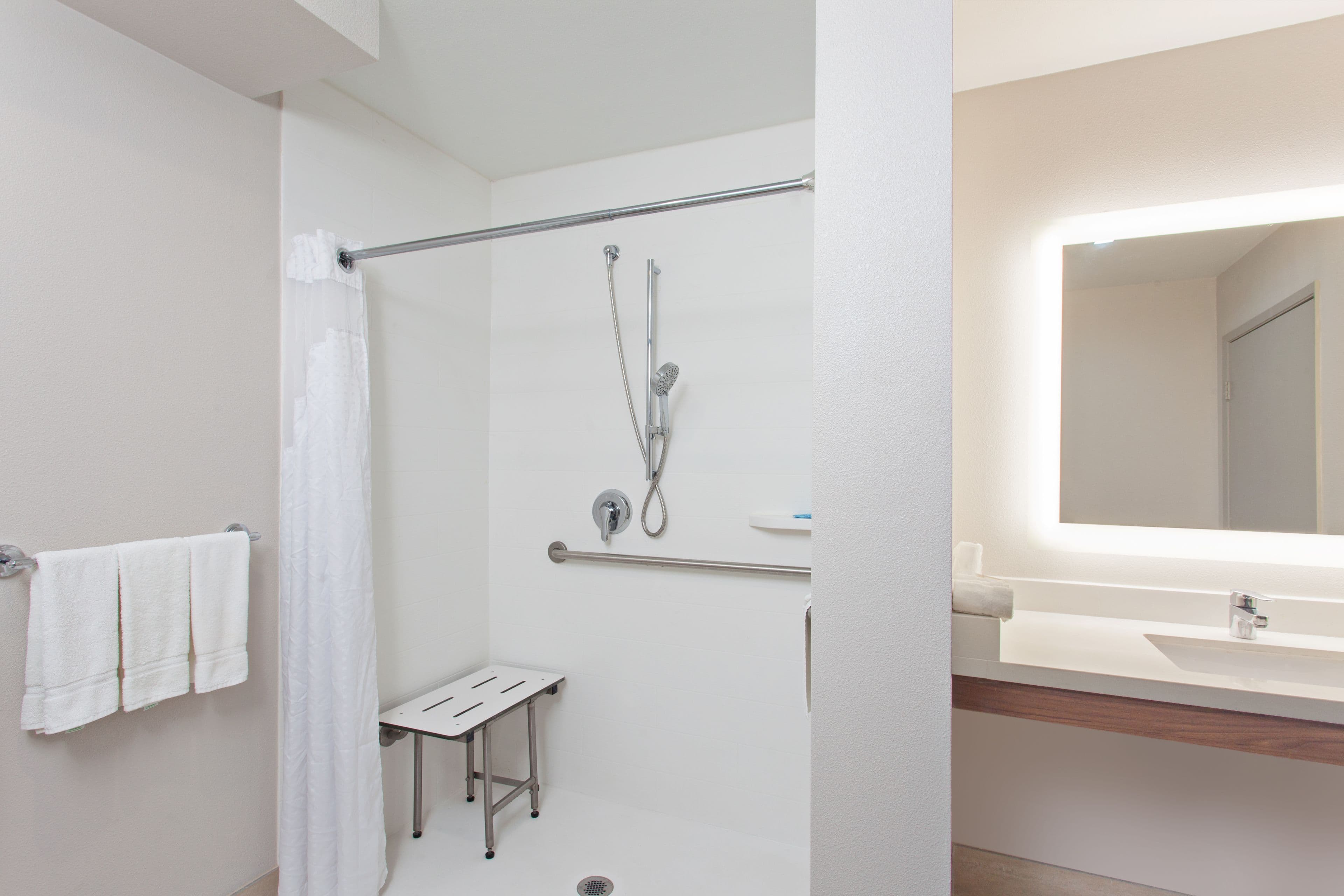 Holiday Inn Express Mira Mesa-San Diego — 33