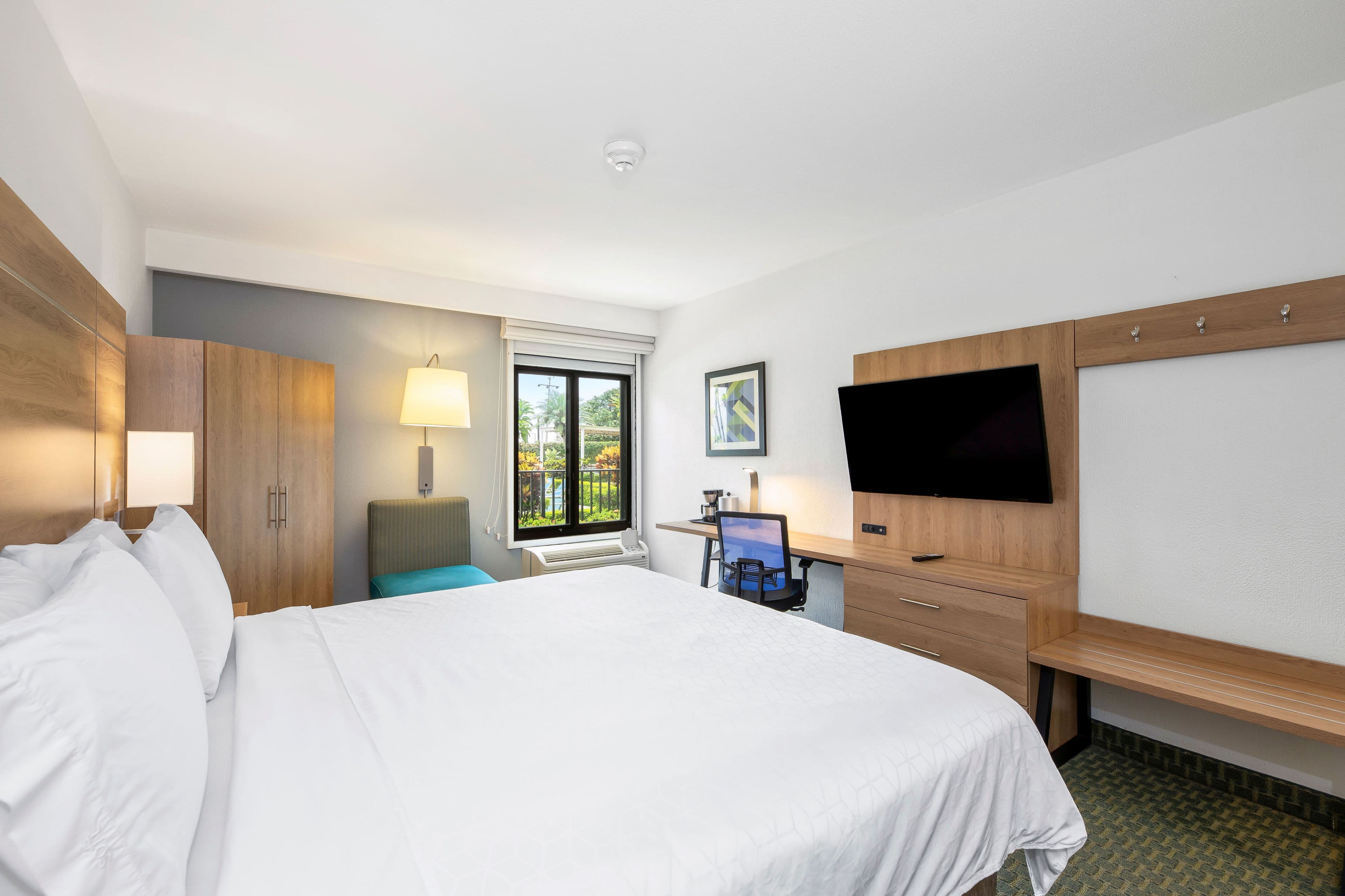 1 King Standard - Image 13