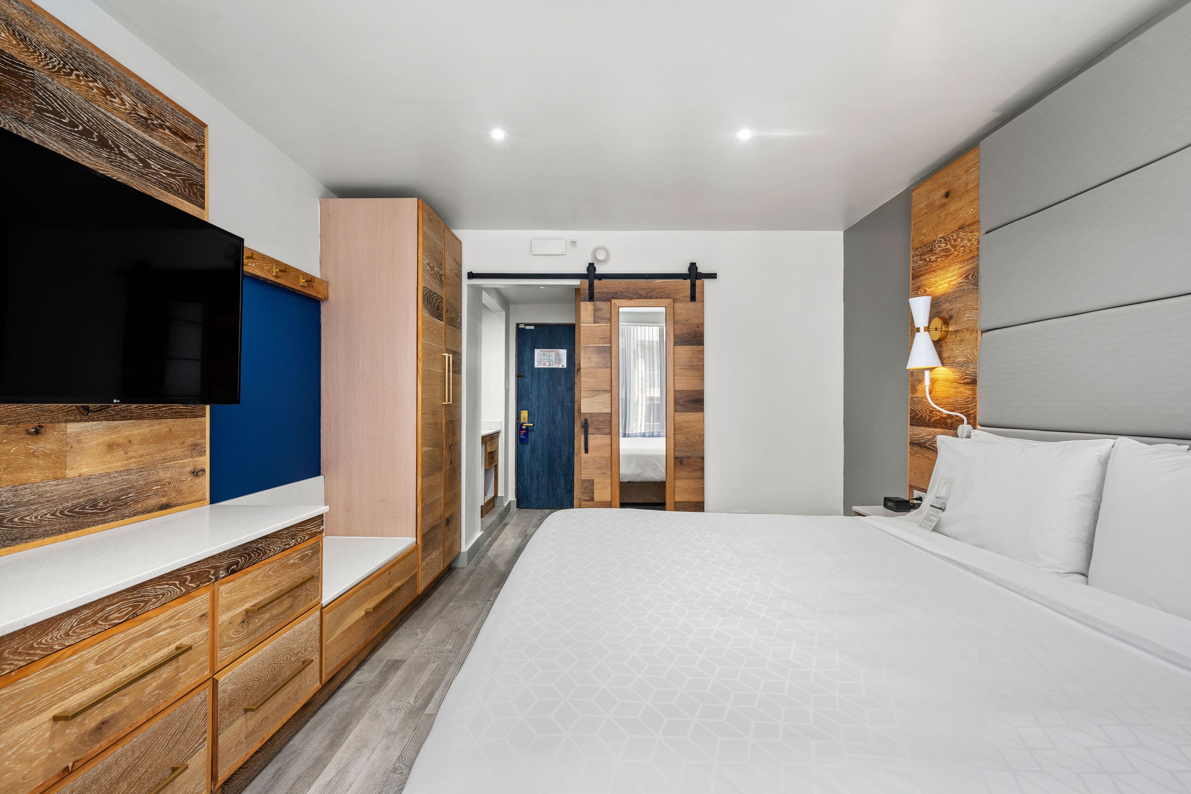 1 King Standard - Image 5