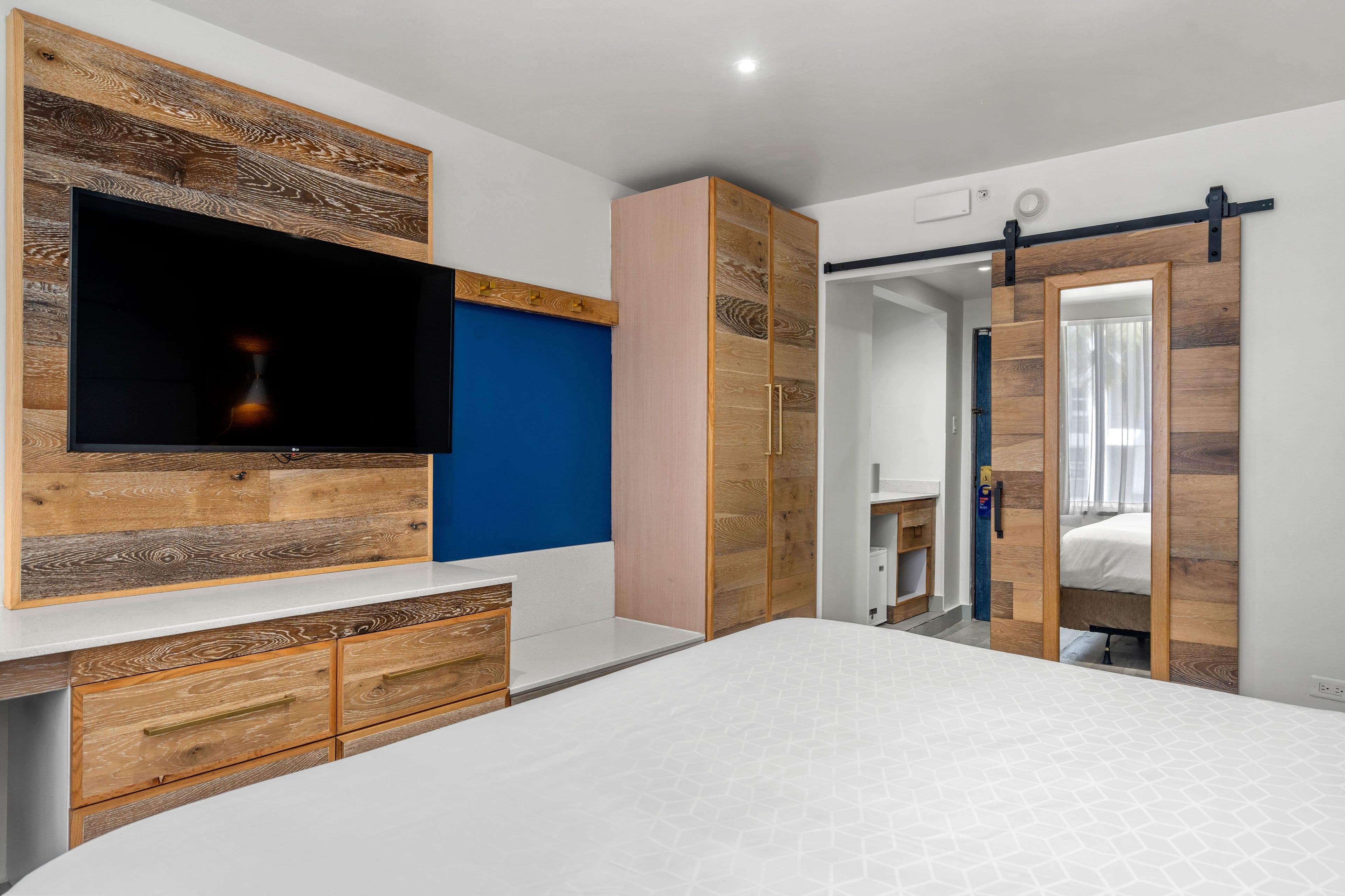 1 King Standard - Image 6