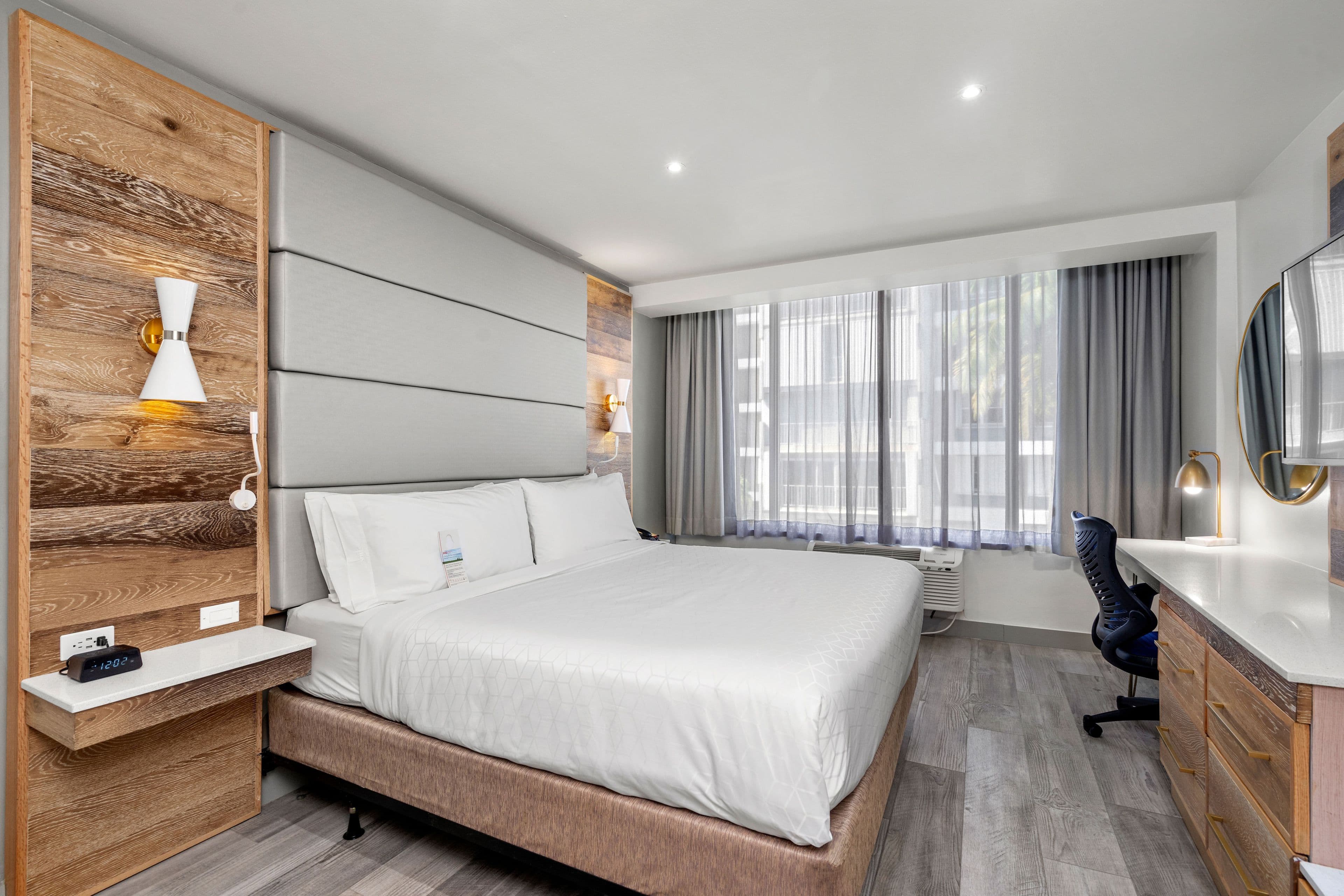 1 King Standard - Image 7