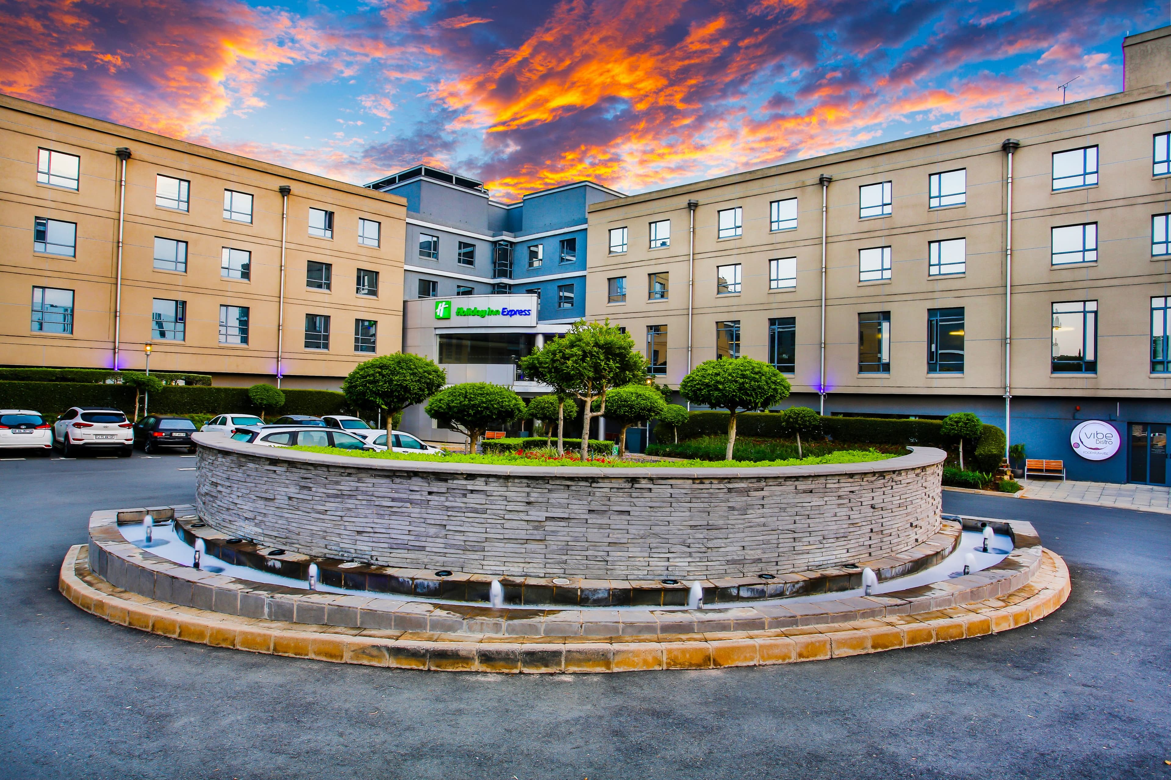Holiday Inn Express Sandton - Woodmead - Image 1