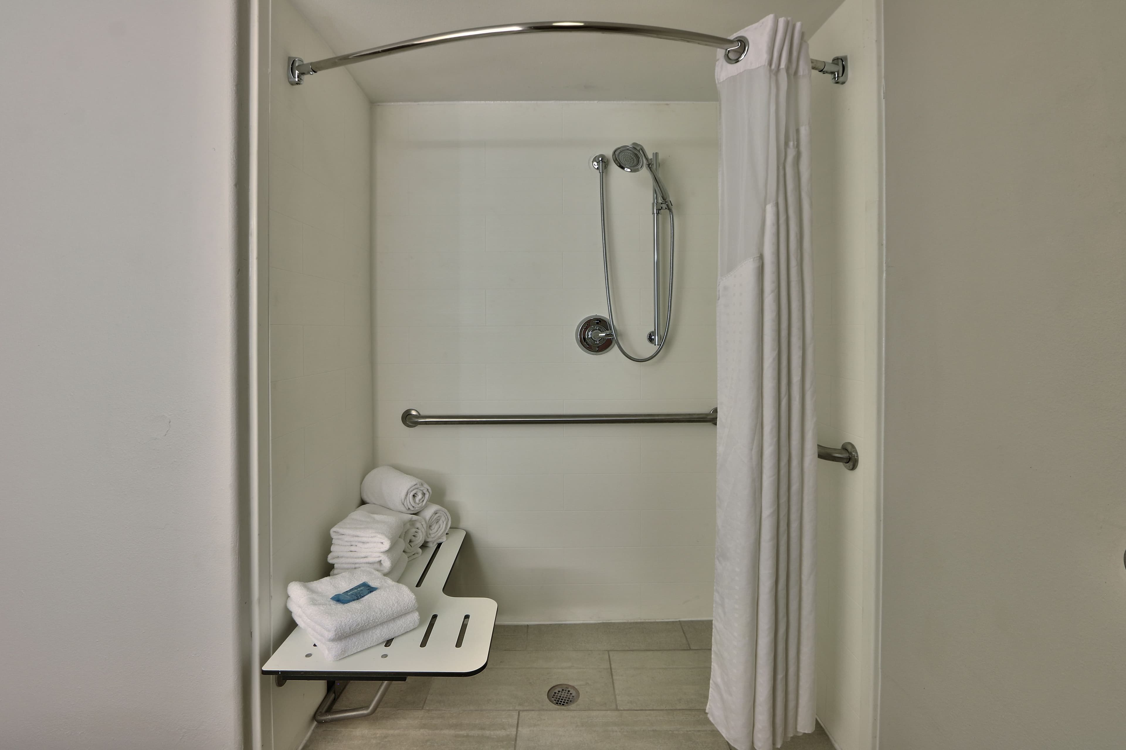 Holiday Inn Express Santa Rosa — 16
