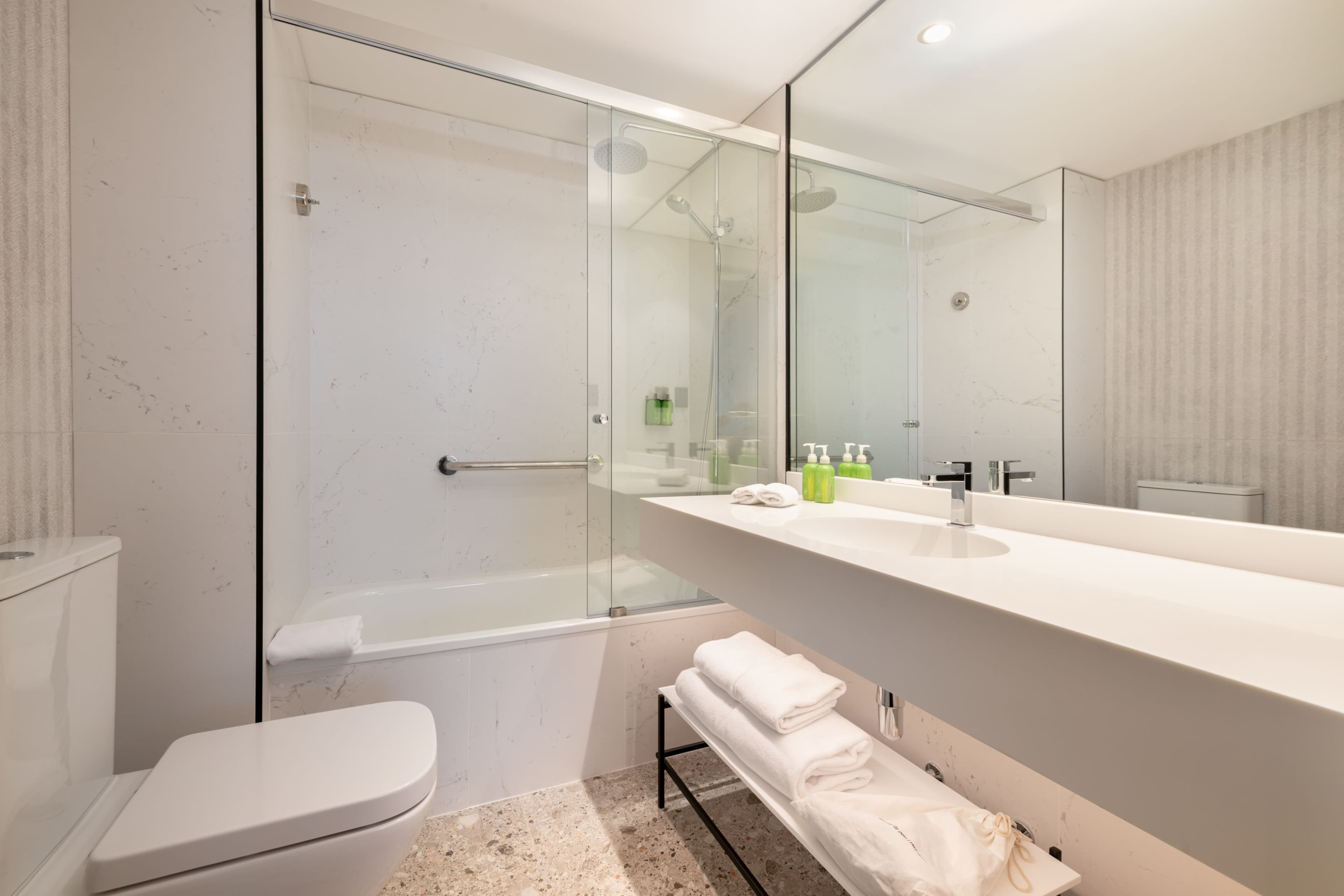 Holiday Inn Express Santiago Las Condes — 3