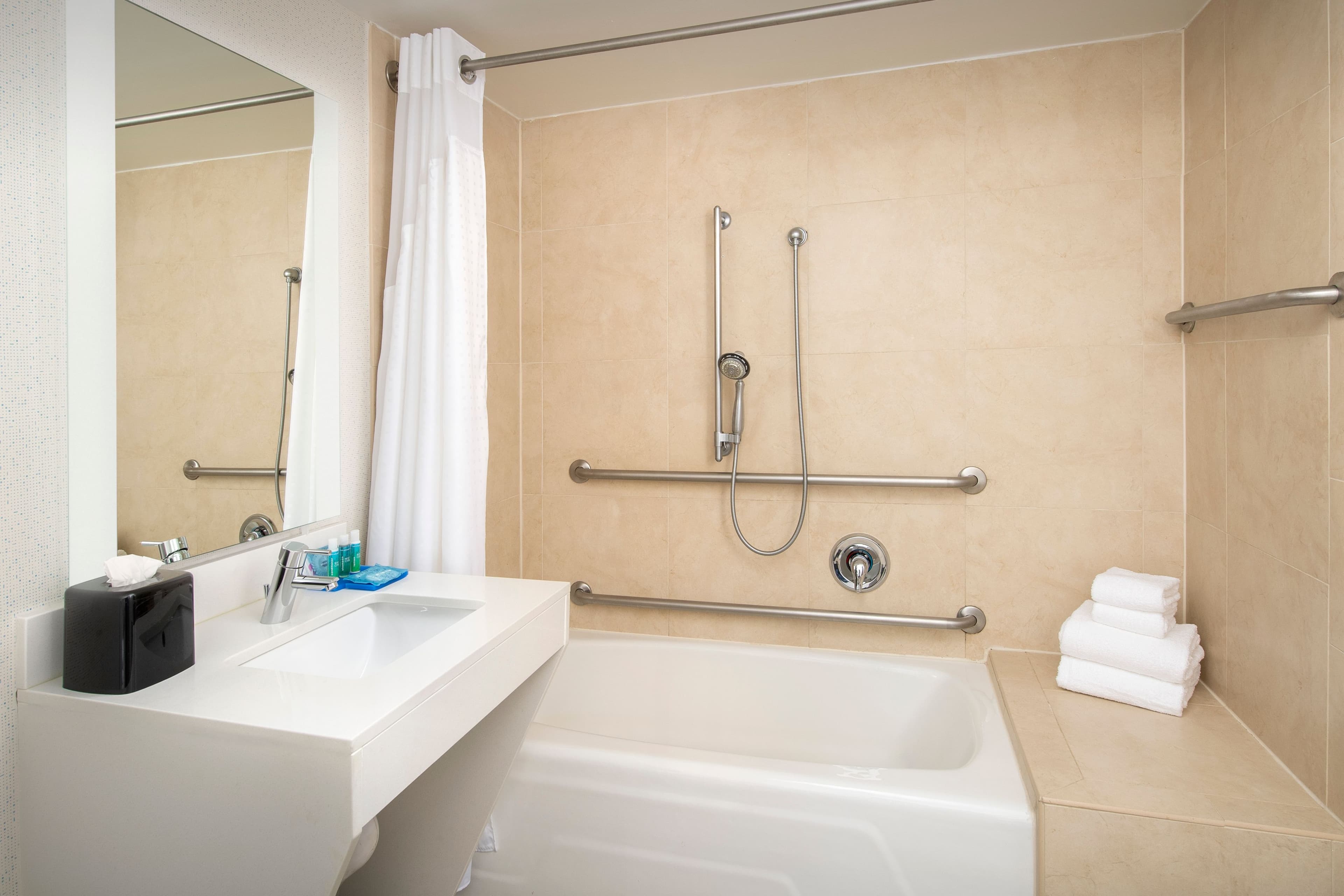 Holiday Inn Express Boston - Saugus — 18