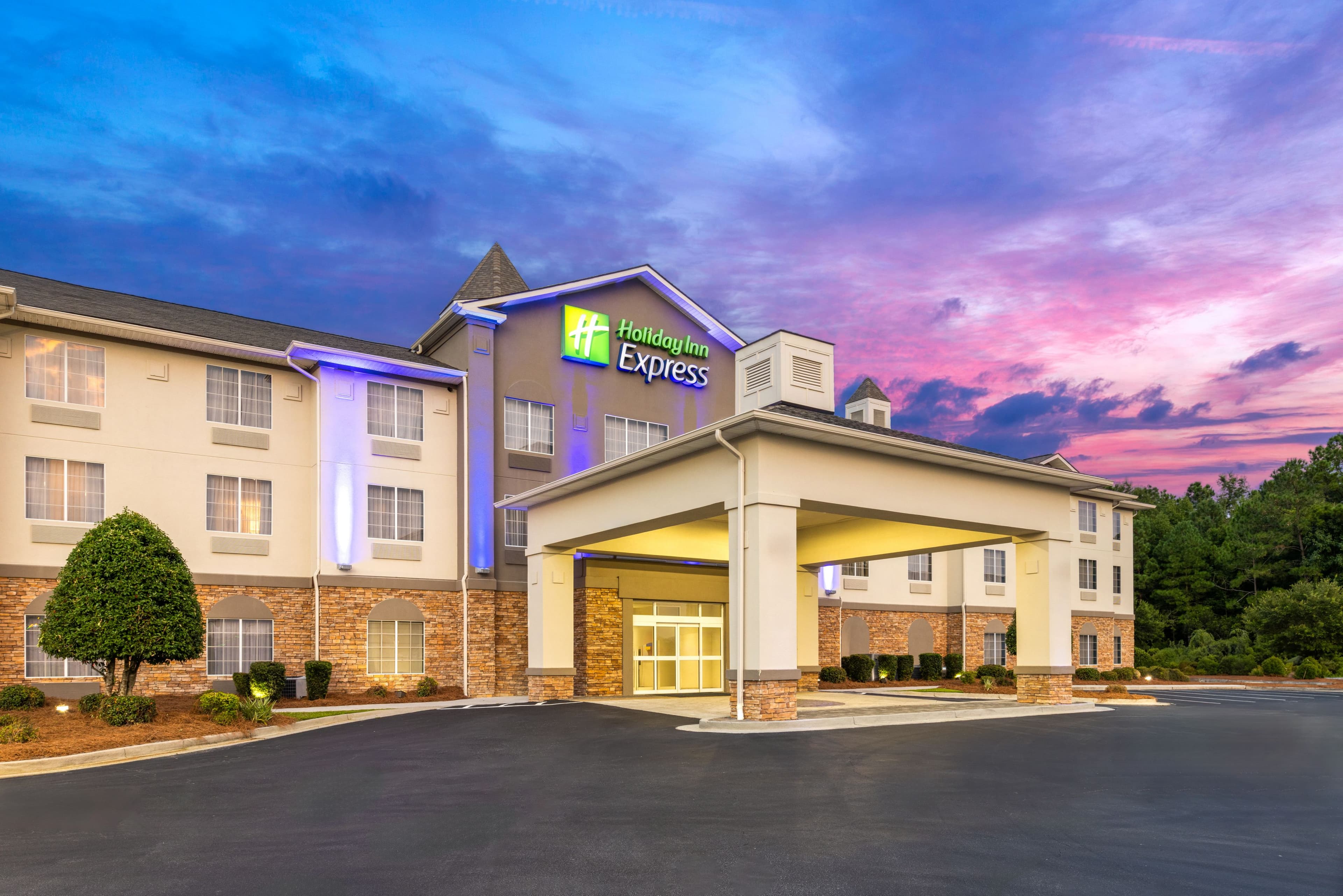 Holiday Inn Express Savannah Airport - Image 1