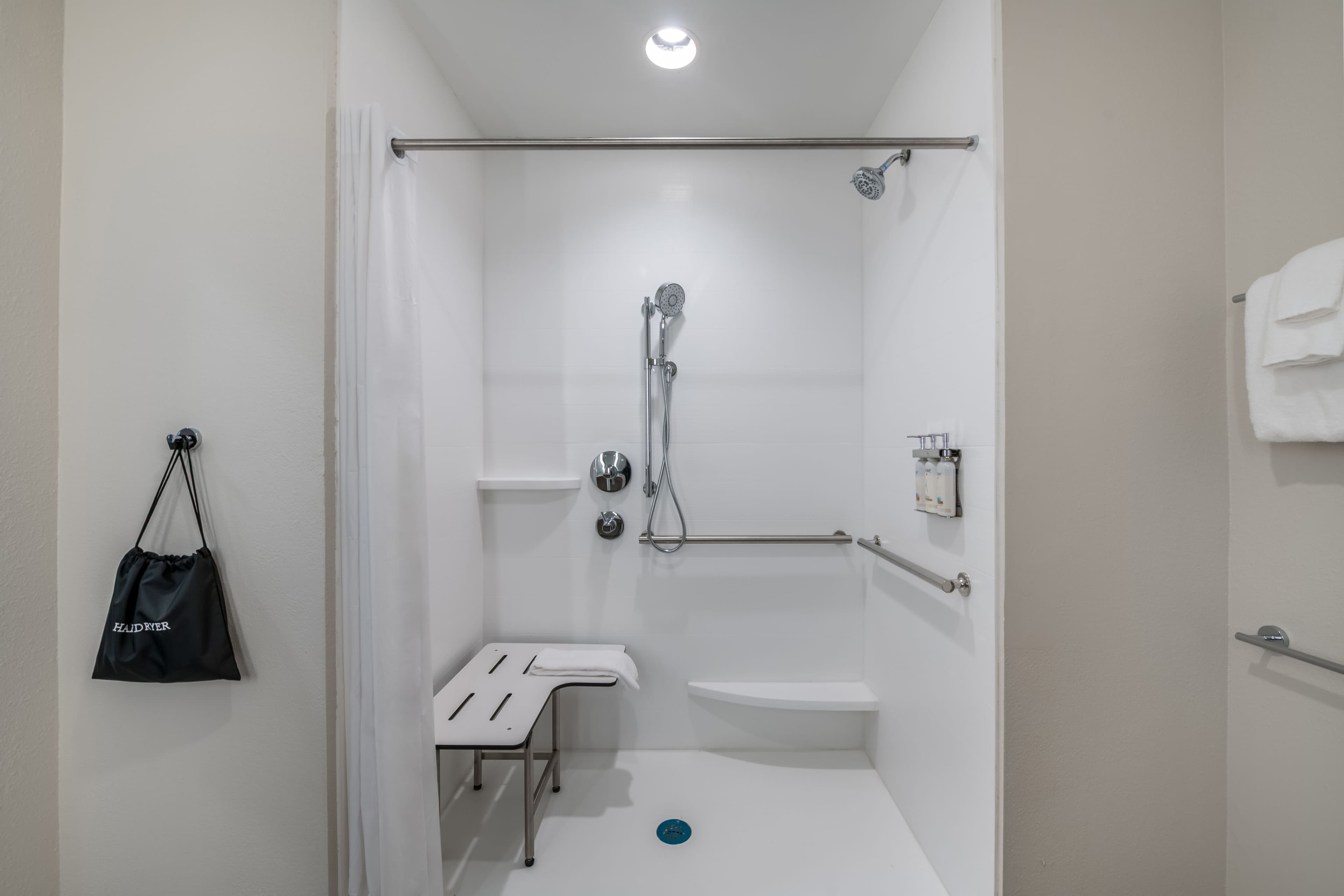 Holiday Inn Express Savannah - Gateway — 14