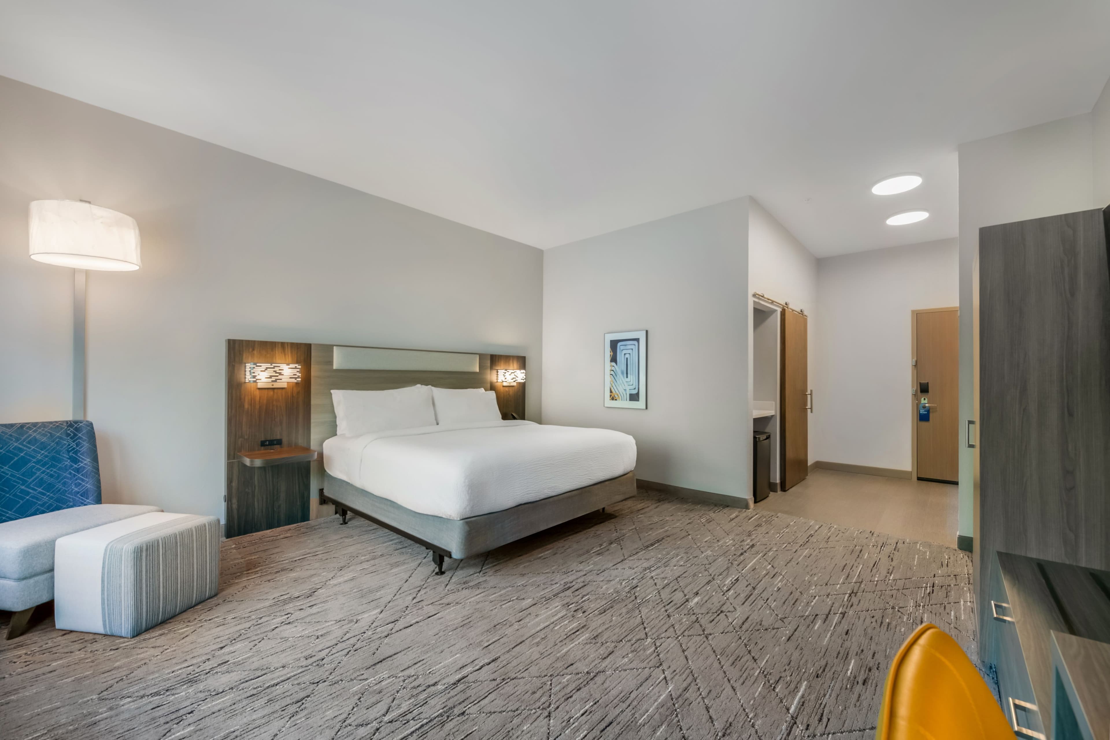 Holiday Inn Express Savannah - Gateway - Image 5