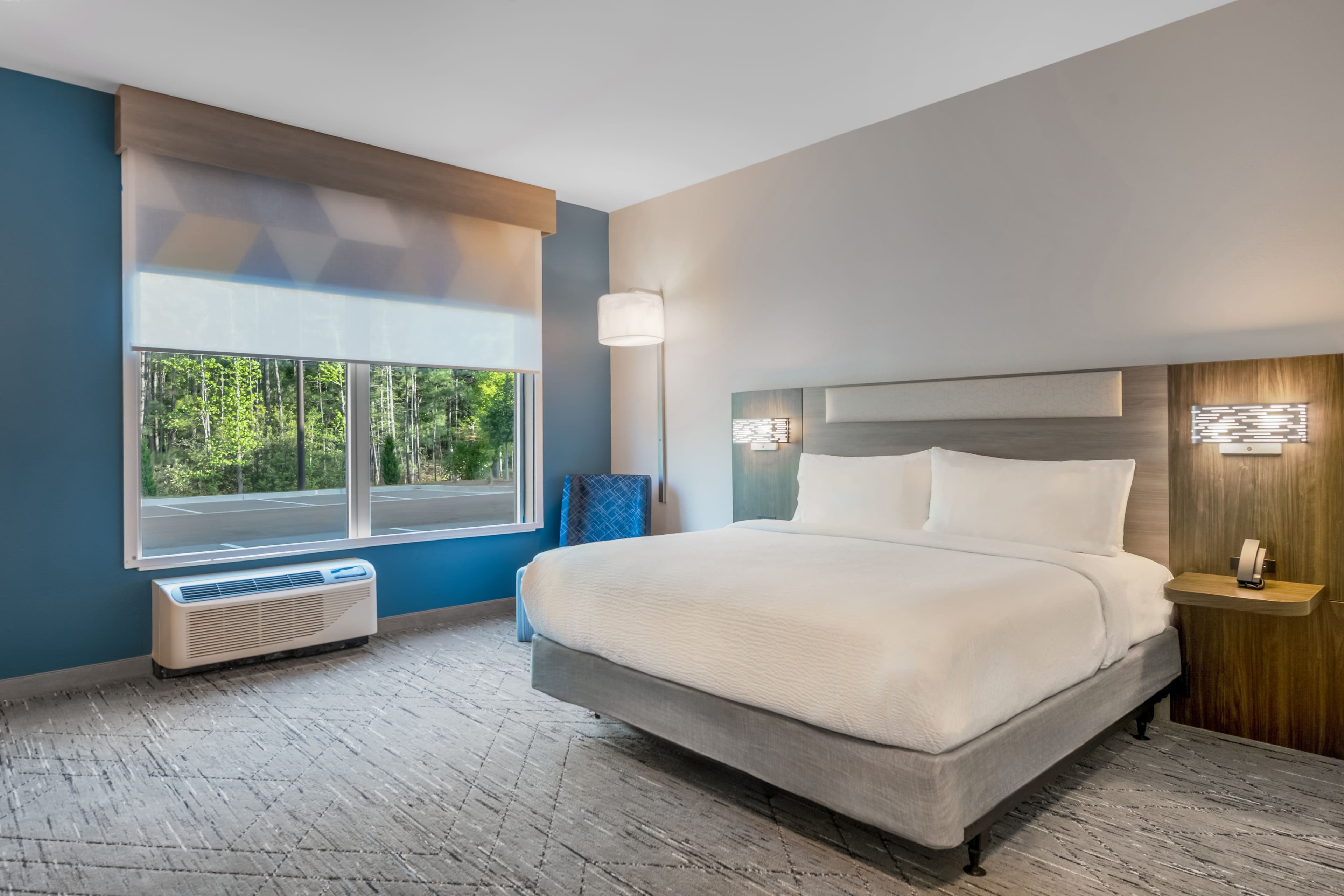 Holiday Inn Express Savannah - Gateway - Image 2
