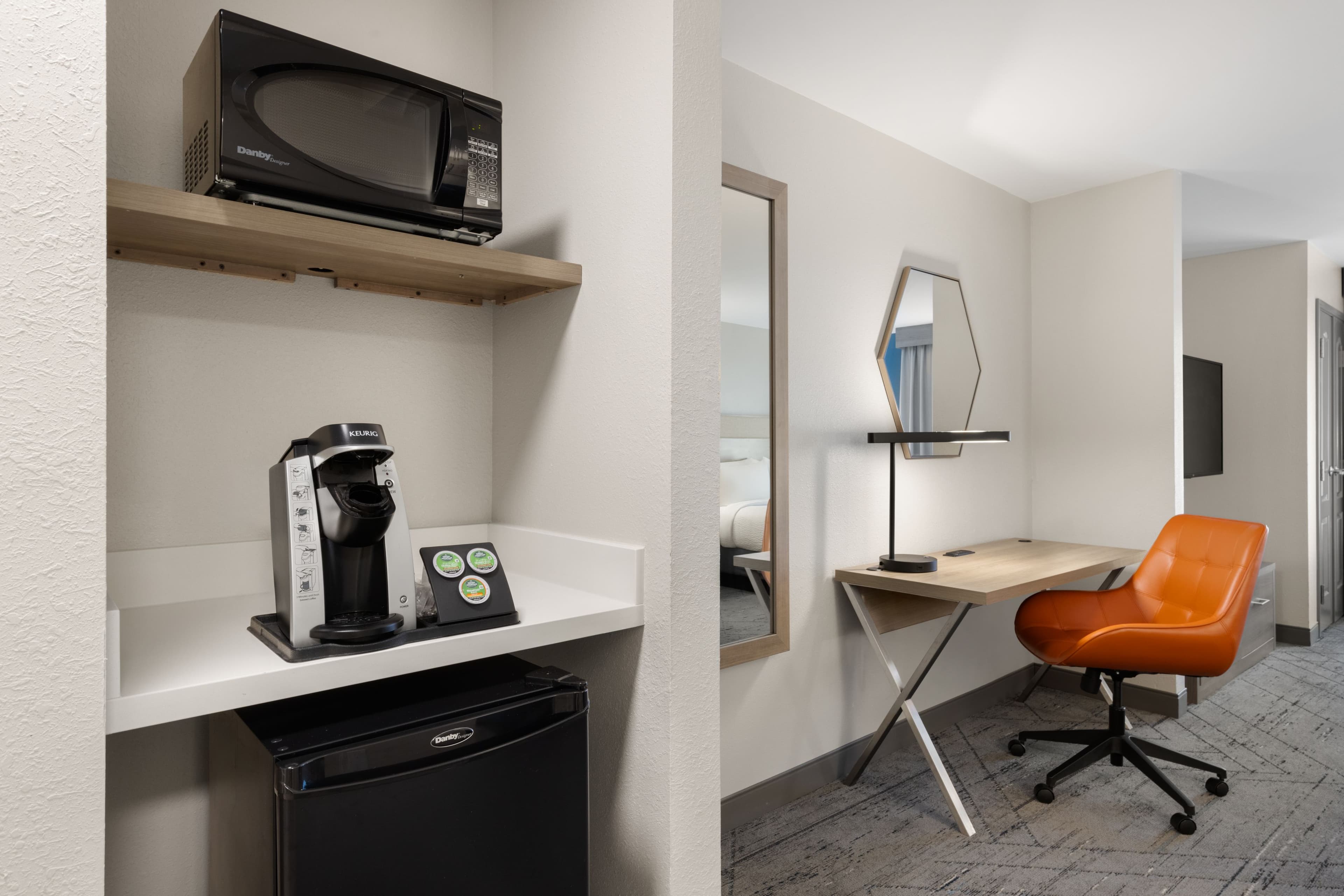 Holiday Inn Express Savannah Airport - Image 2