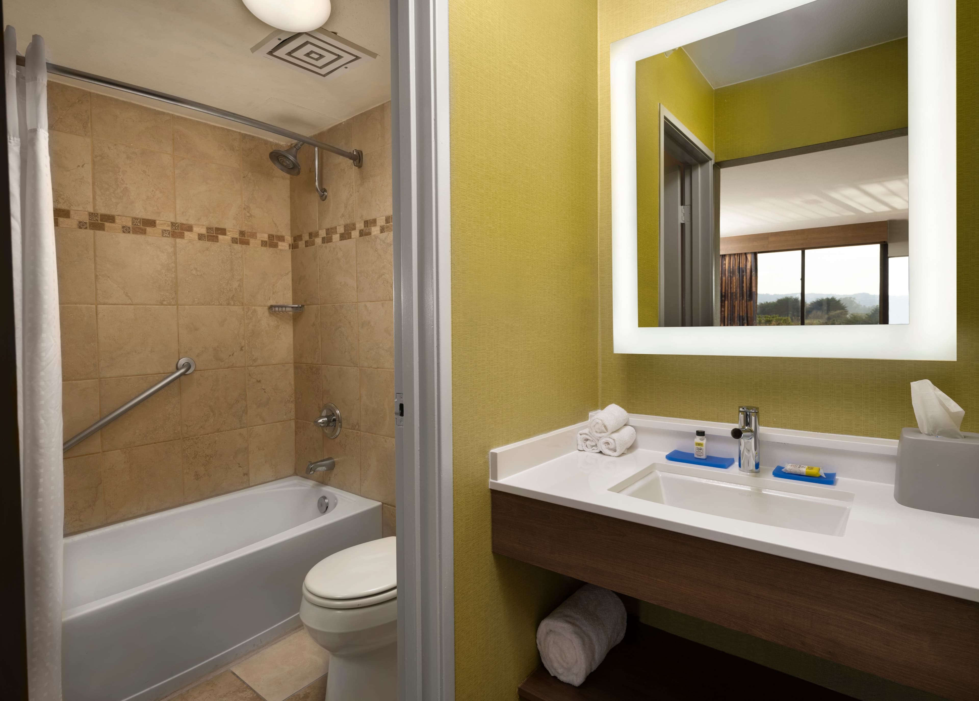 Holiday Inn Express At Monterey Bay — 33