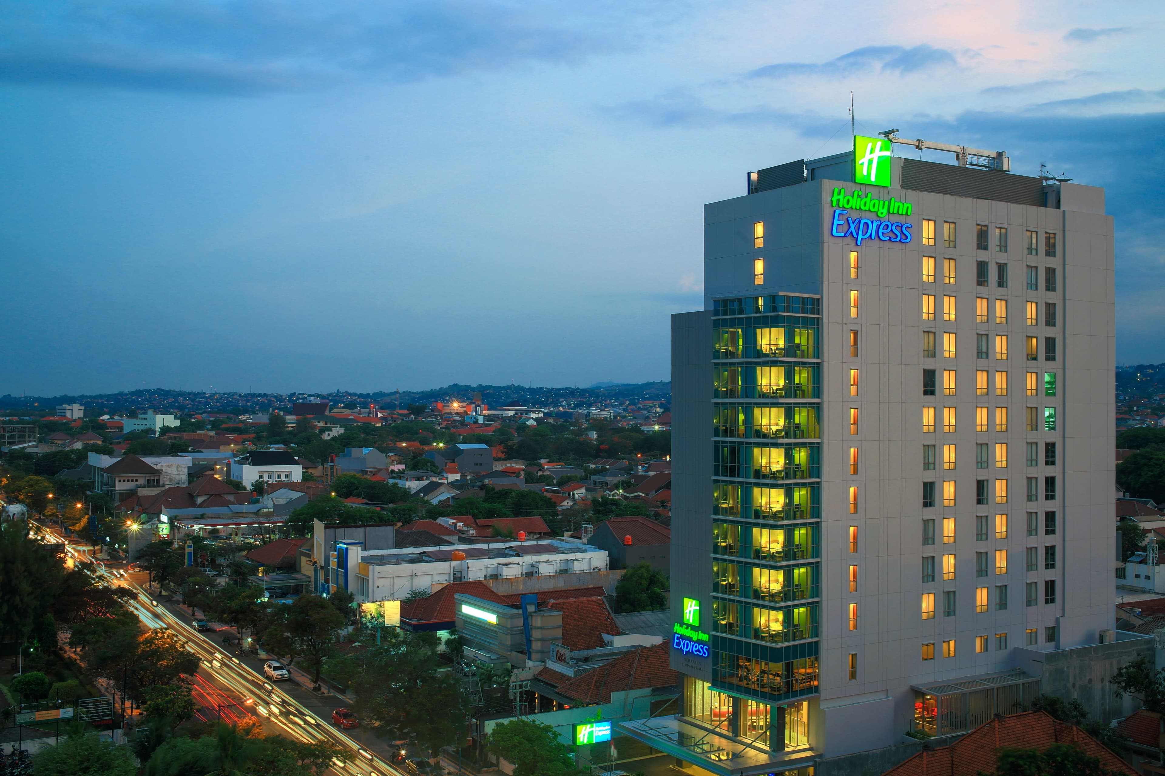 Holiday Inn Express Semarang Simpang Lima - Image 1