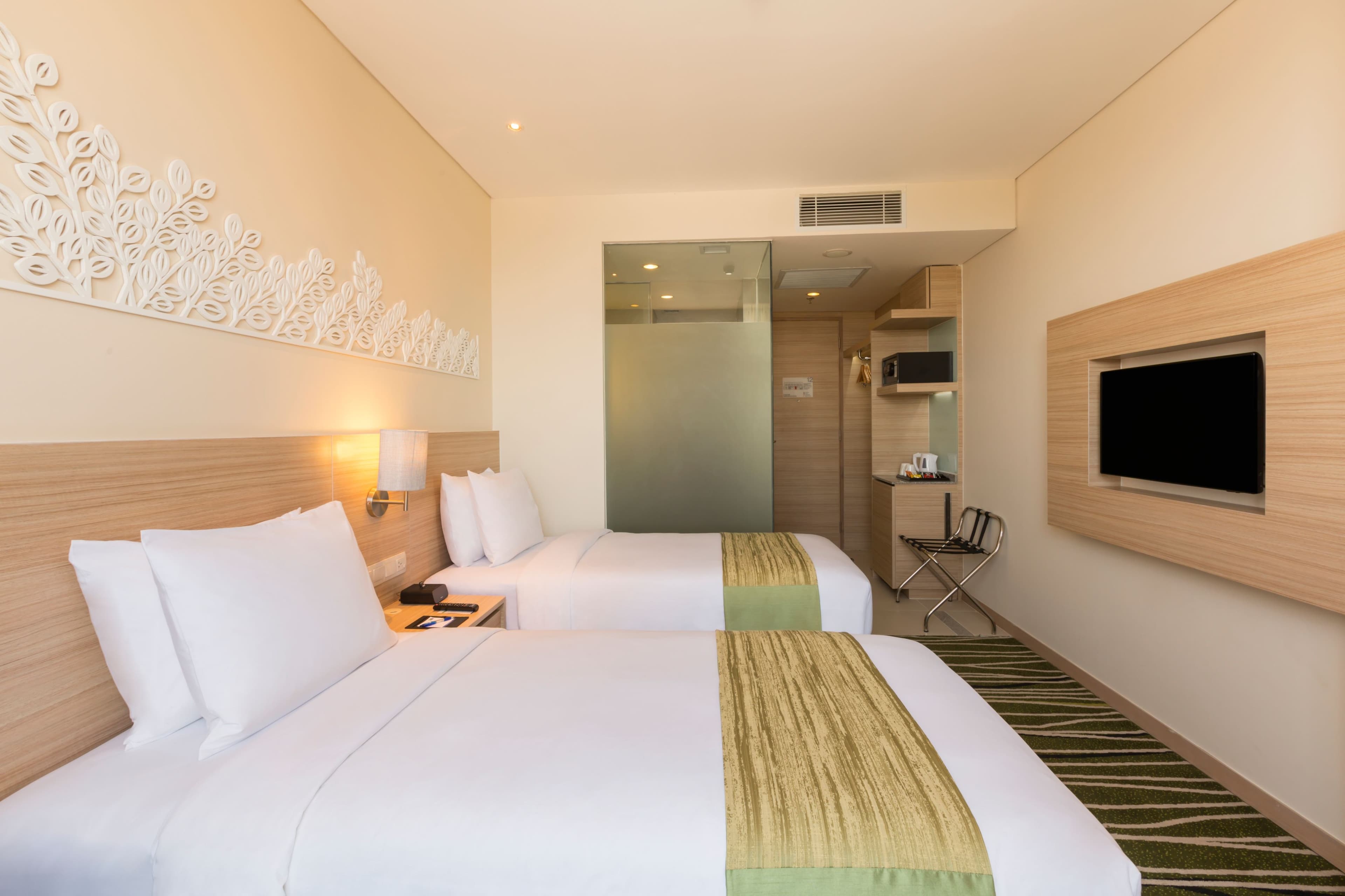 Standard Room With Free Breakfast - Image 10