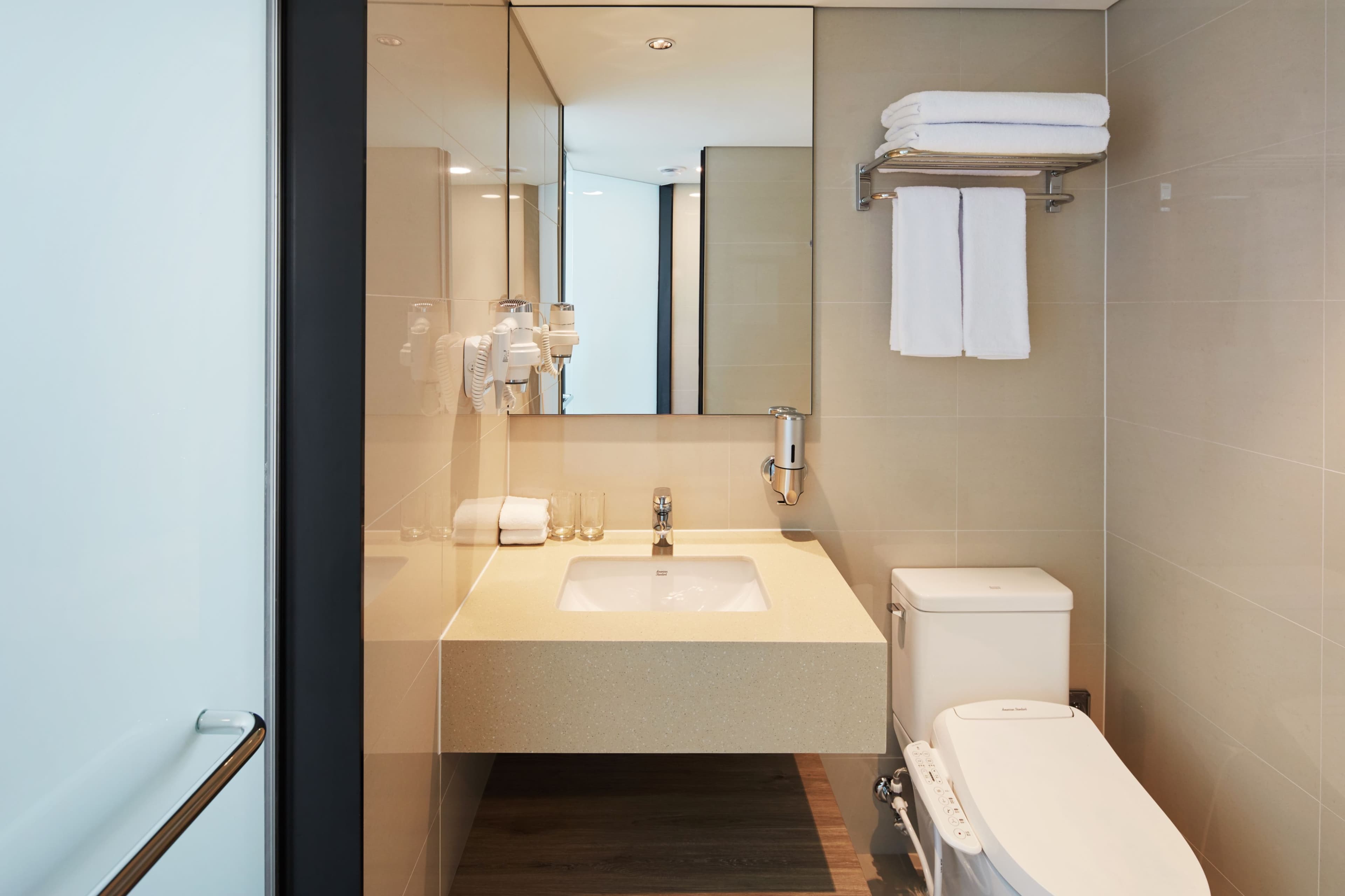 Holiday Inn Express Seoul Hongdae - Image 5
