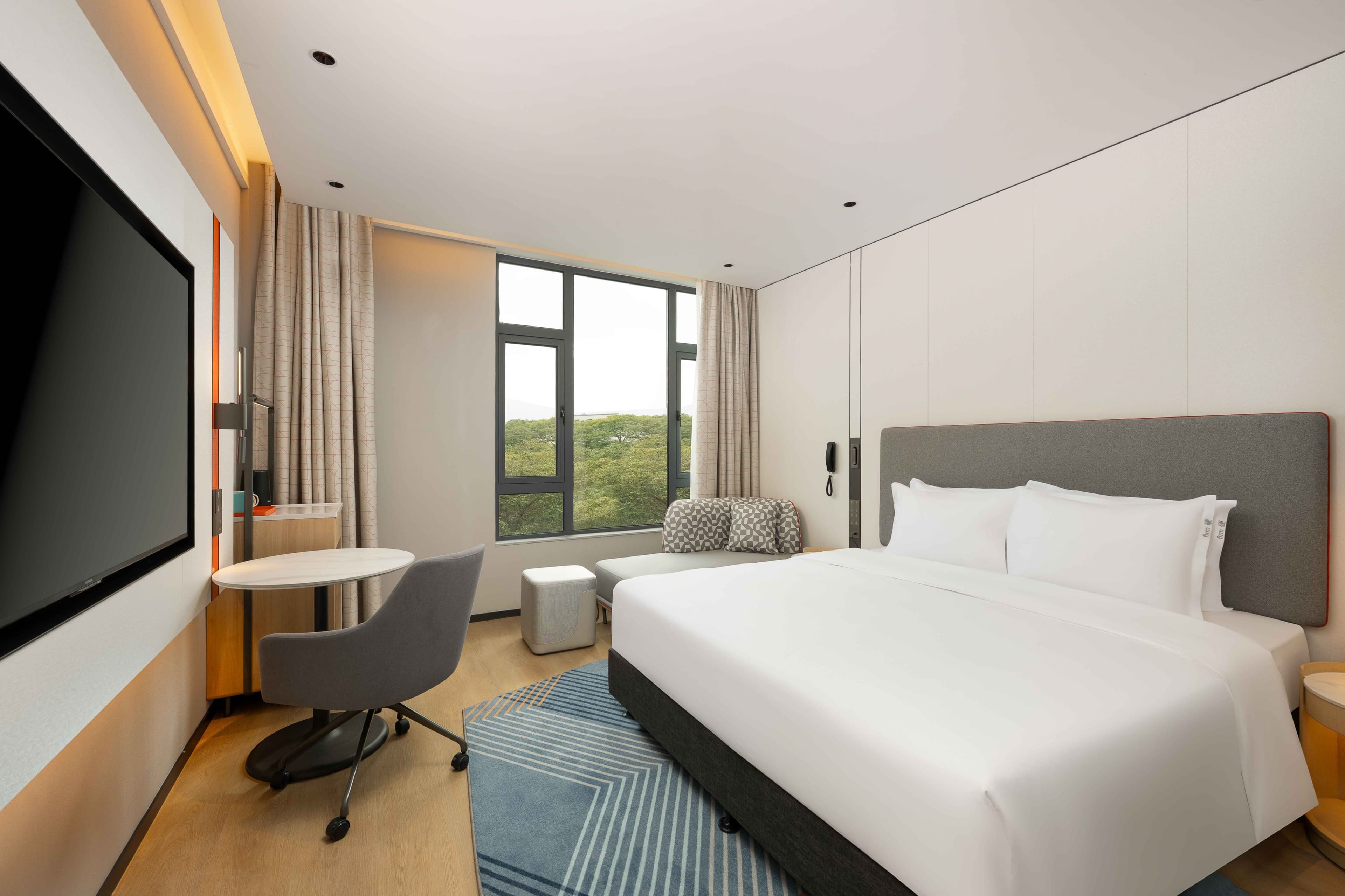 Holiday Inn Express Shanghai PVG Zhuqiao — 10