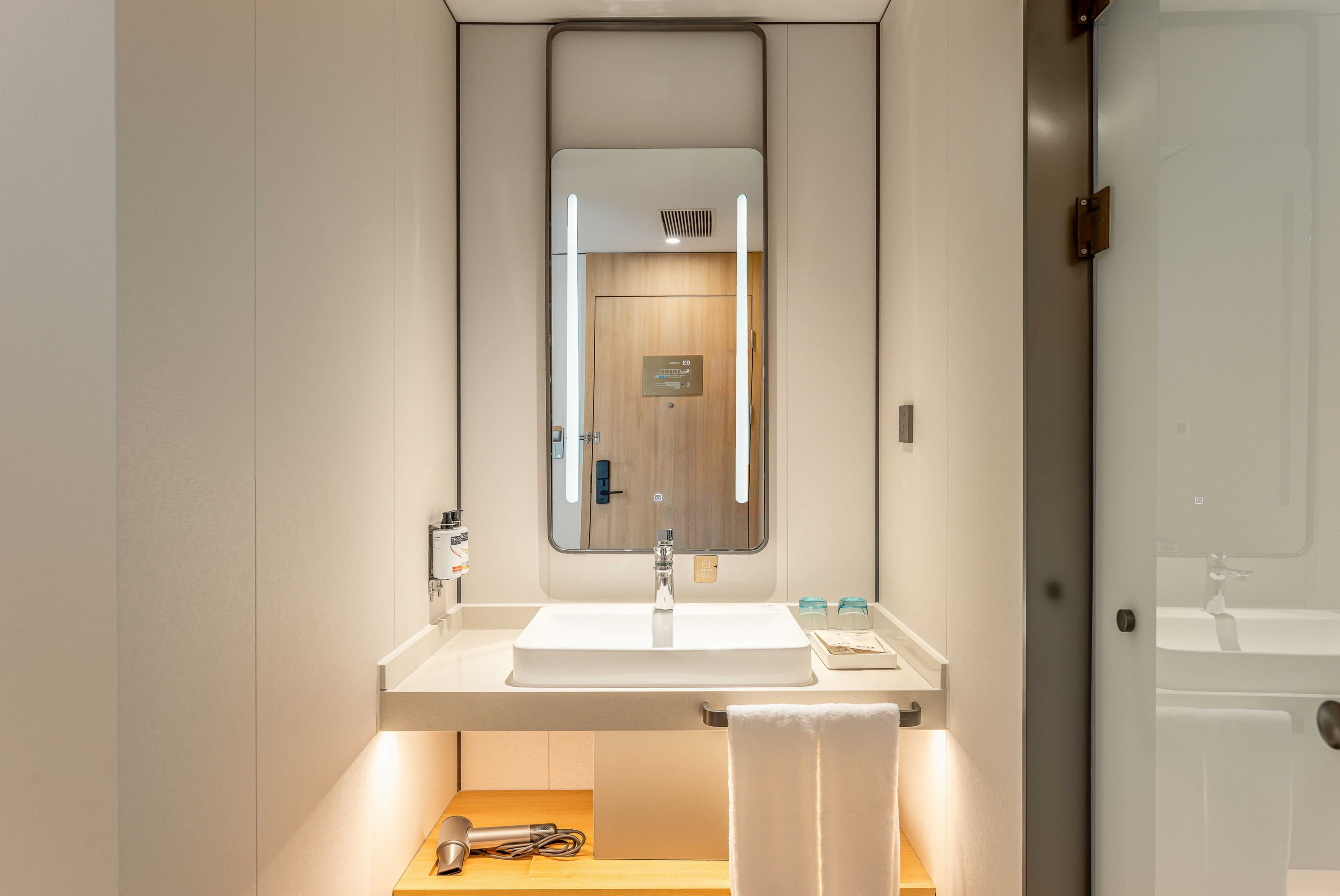 Holiday Inn Express Shanghai PVG Zhuqiao — 16