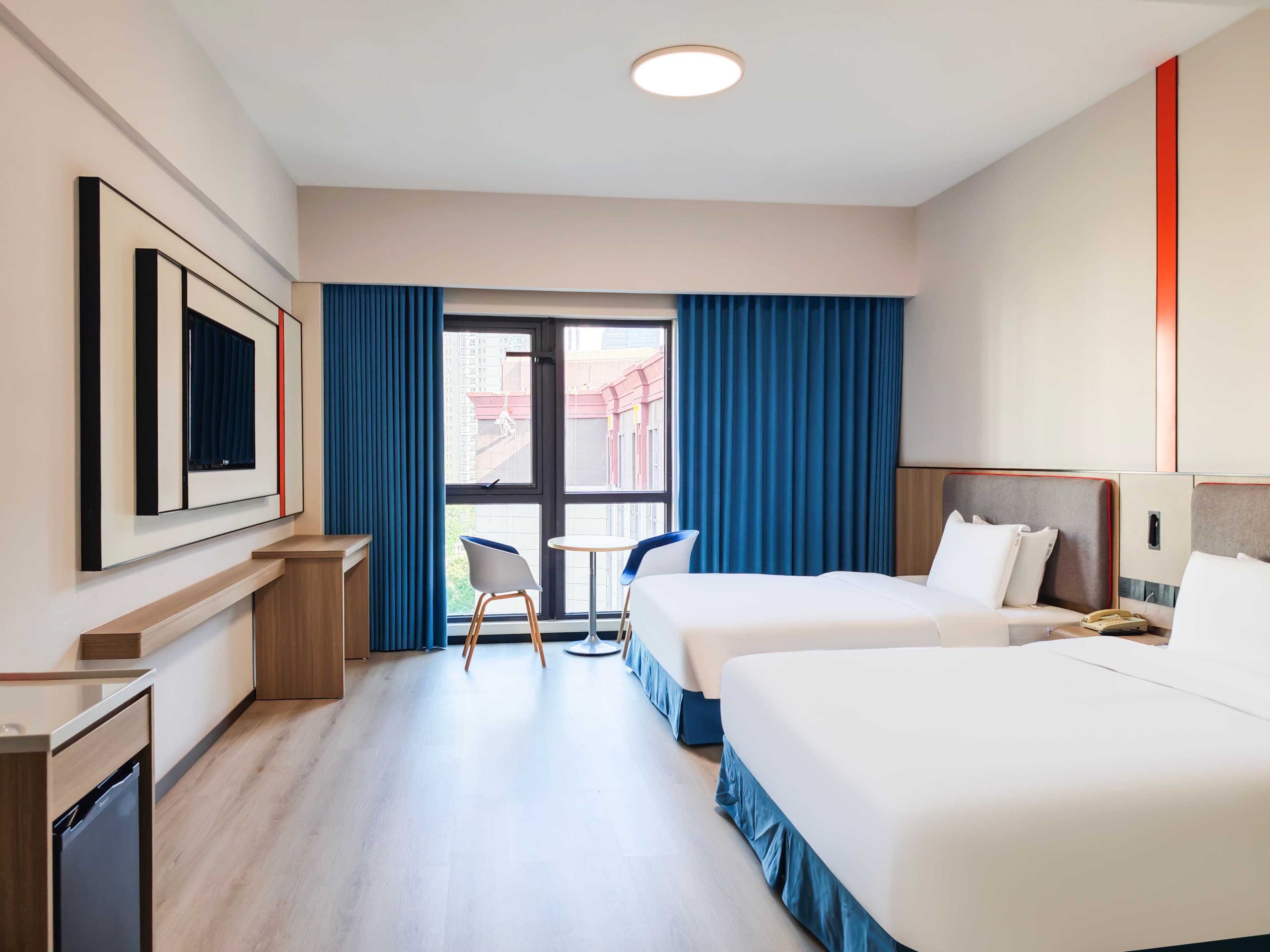 Holiday Inn Express Shanghai Putuo — 7